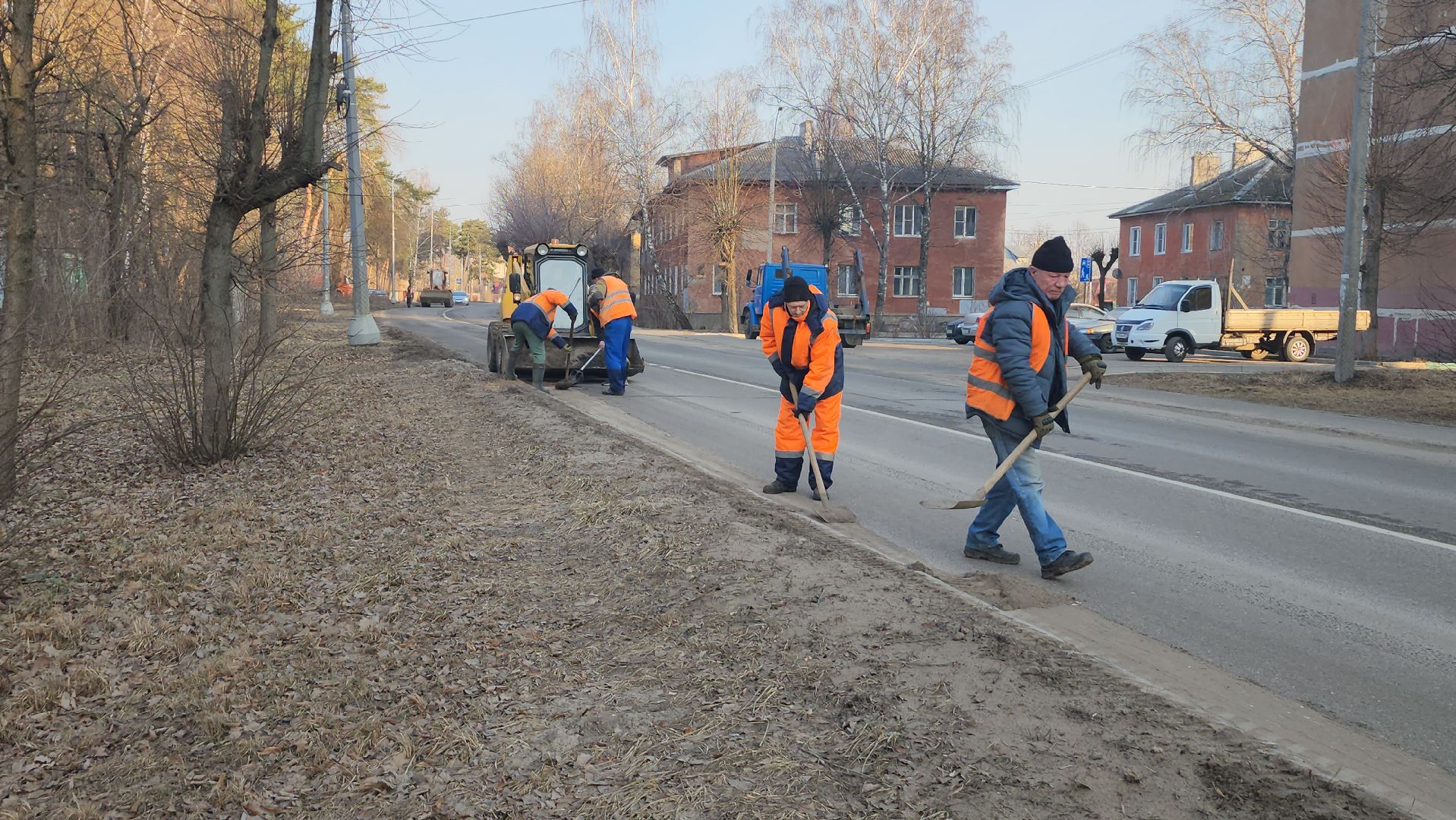 серпухов, уборка улицы Захаркина, комбинат благоустройства, вертикалки,