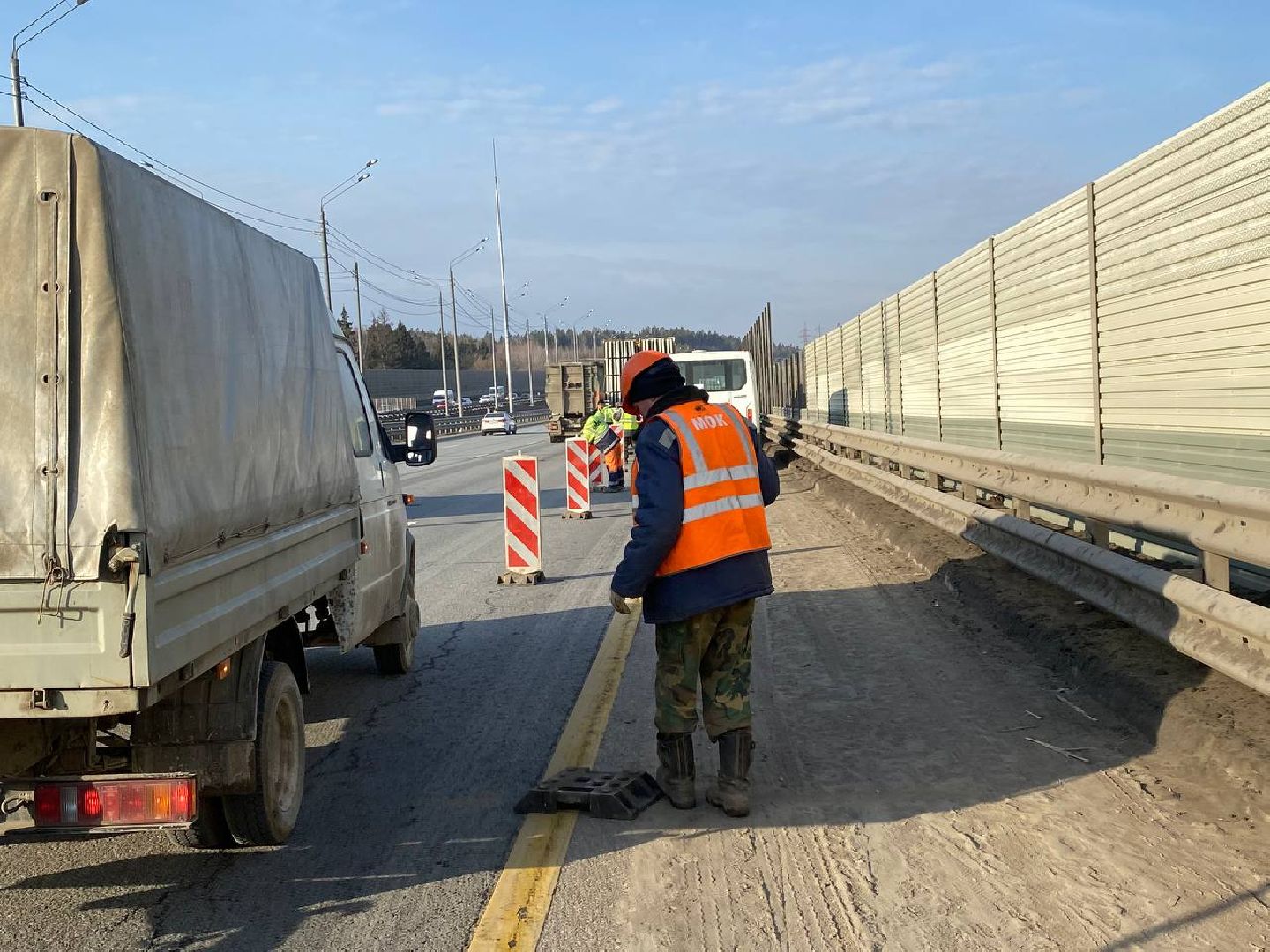 шумозащитный экран, замена шумозащитных экранов, замена шумозащитных экранов на новорижском шоссе, новорижское шоссе, павловская слобода,