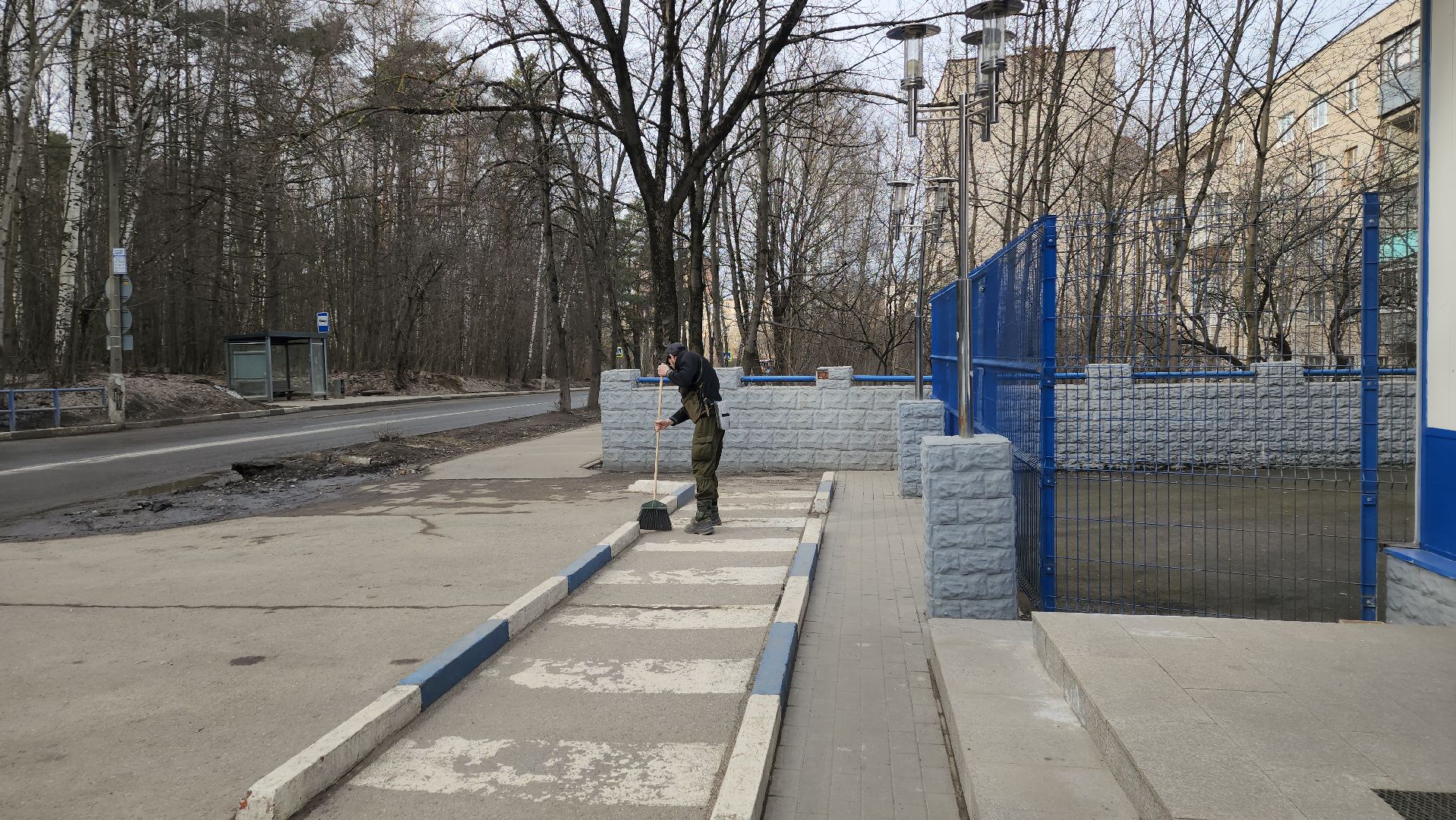 ивантеевка, пушкинский, уборка городских территорий, мусор, ветки, грязь, коммунальная служба,