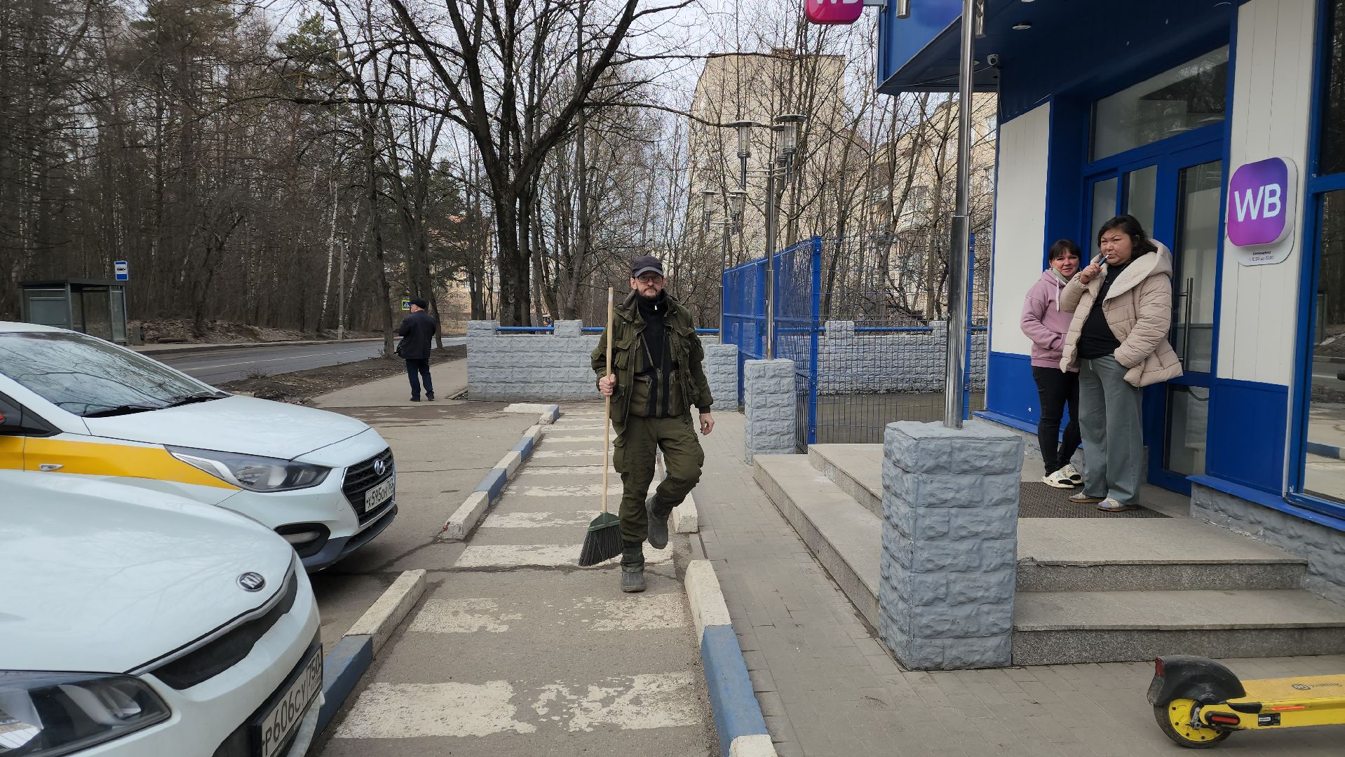 ивантеевка, пушкинский, уборка городских территорий, мусор, ветки, грязь, коммунальная служба,