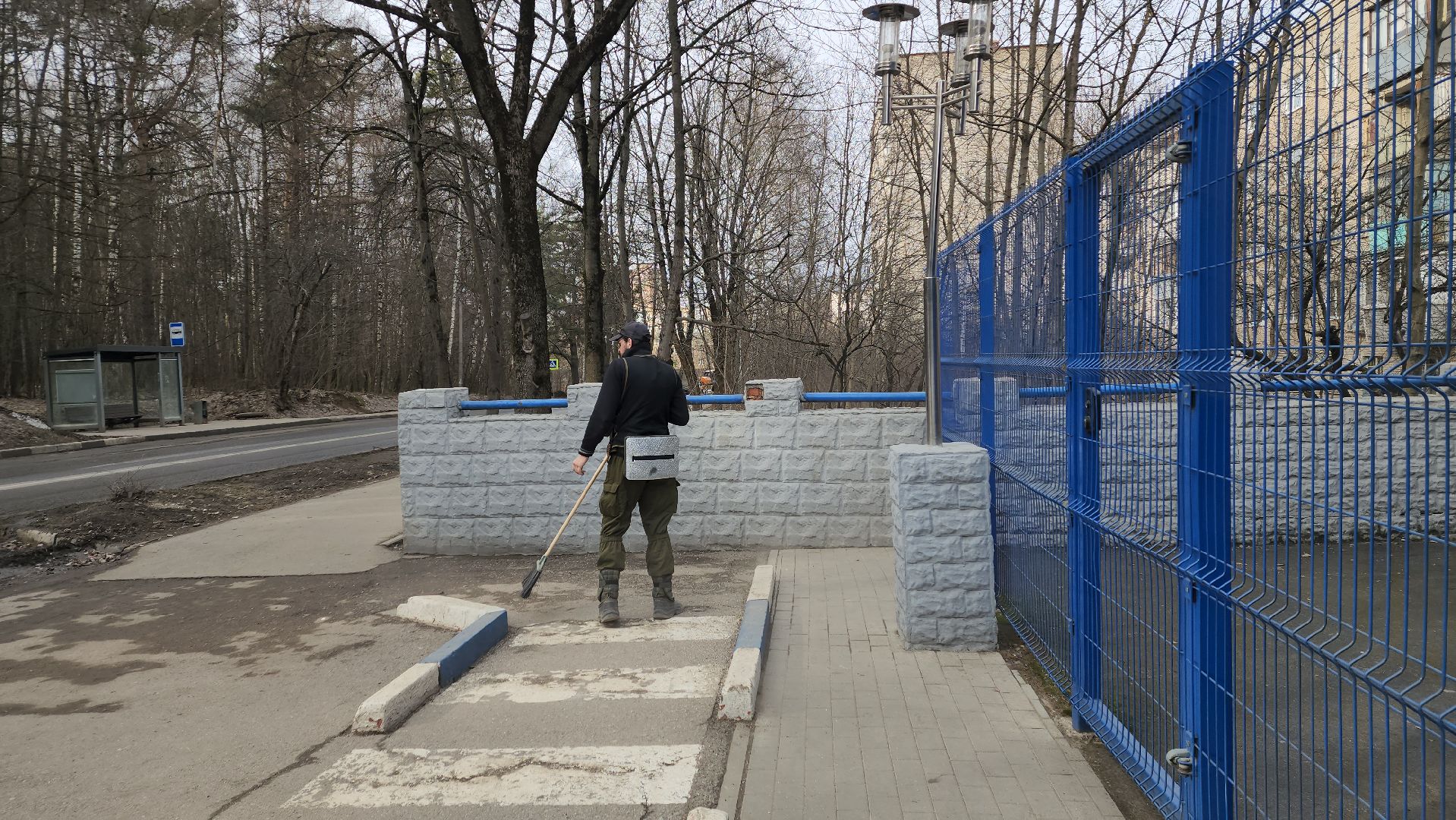 ивантеевка, пушкинский, уборка городских территорий, мусор, ветки, грязь, коммунальная служба,