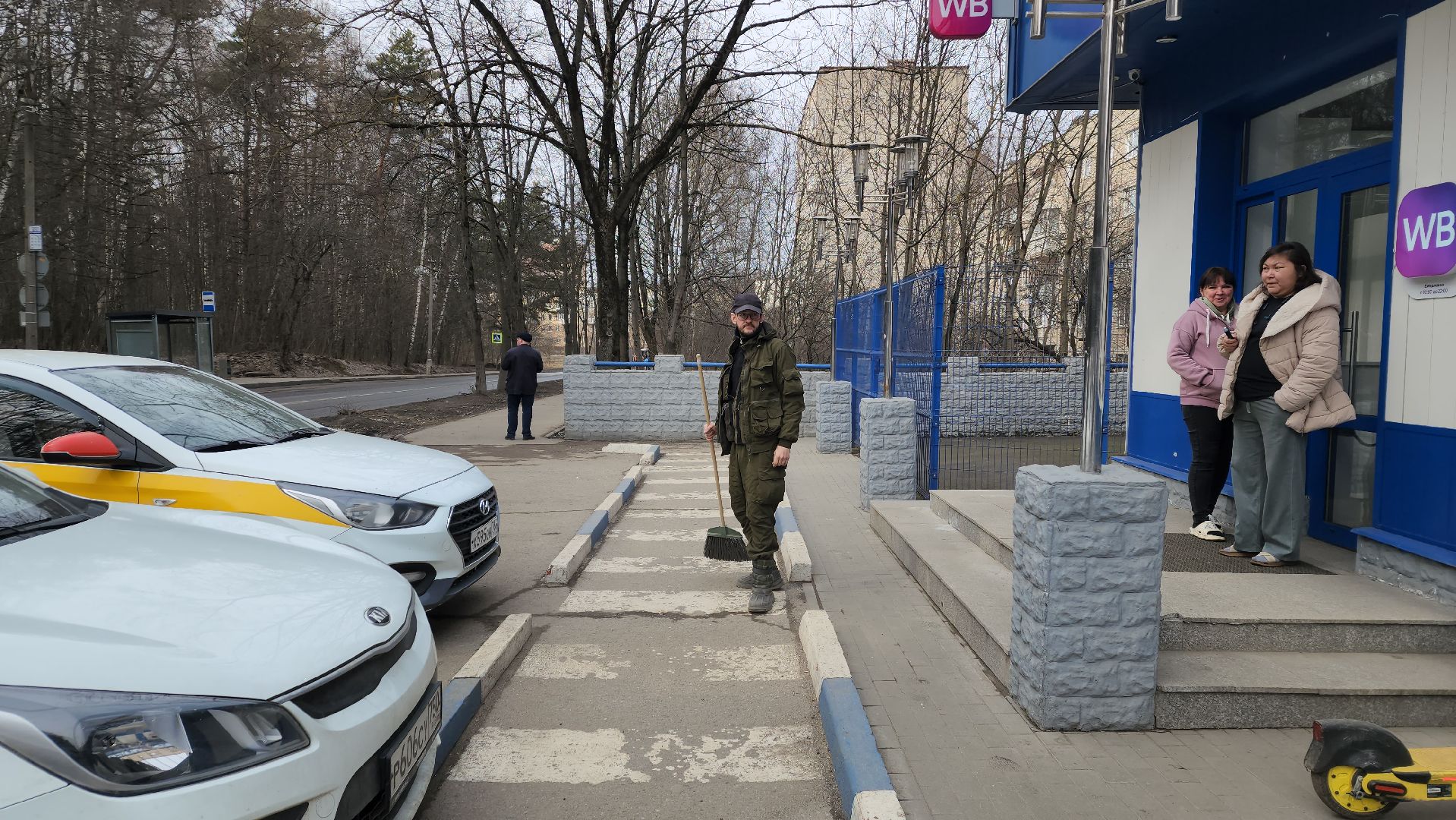 ивантеевка, пушкинский, уборка городских территорий, мусор, ветки, грязь, коммунальная служба,