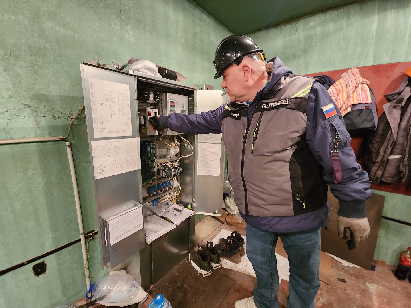 Чехов, улица Земская, жилой дом, замена грузового лифта, капитальный ремонт лифта, новое лифтовое оборудование, плавность хода и торможения, двойная система защиты, энергоэффективность, экономия электроэнергии, региональная программа Московской области,