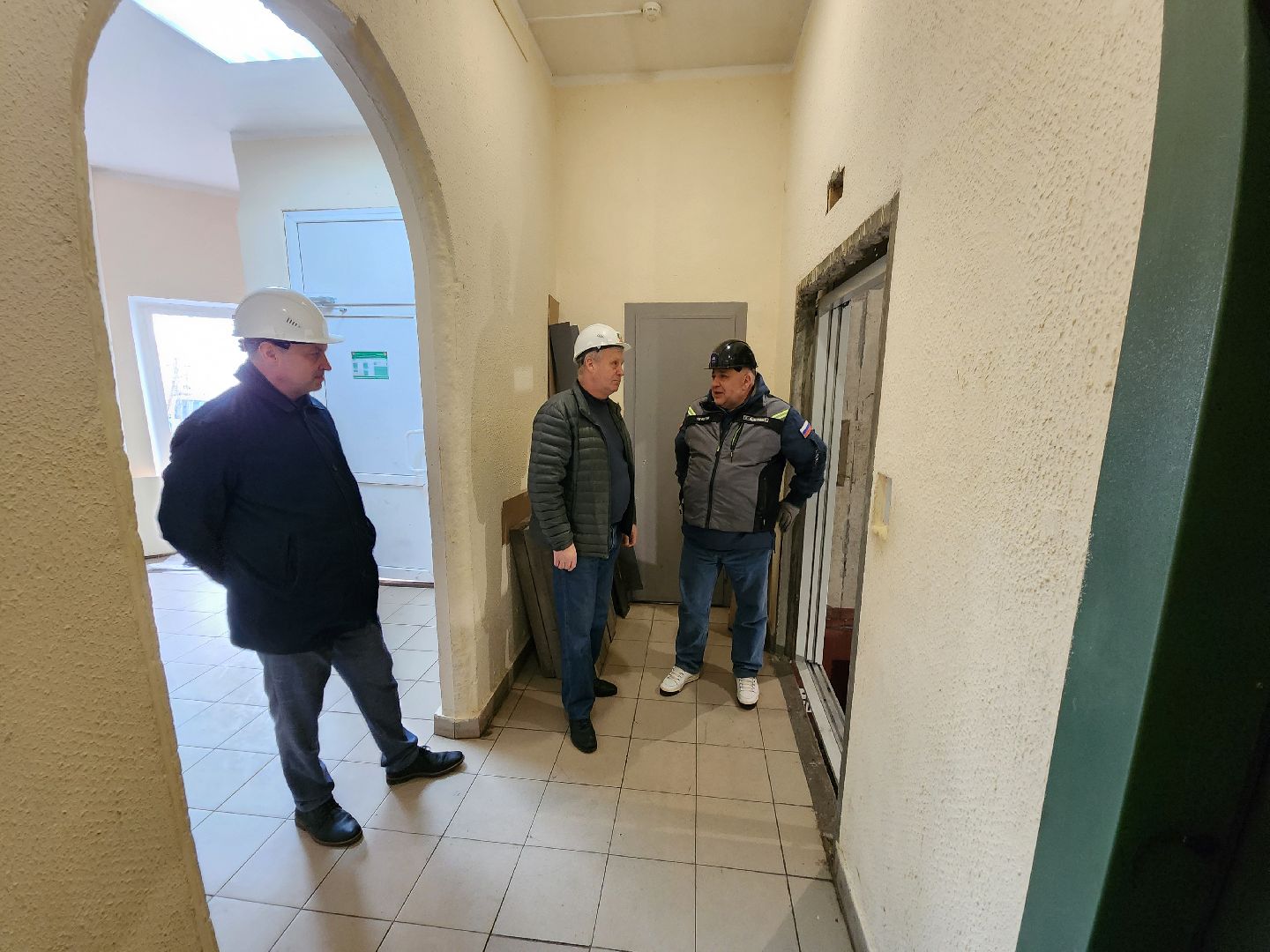 Чехов, улица Земская, жилой дом, замена грузового лифта, капитальный ремонт лифта, новое лифтовое оборудование, плавность хода и торможения, двойная система защиты, энергоэффективность, экономия электроэнергии, региональная программа Московской области,