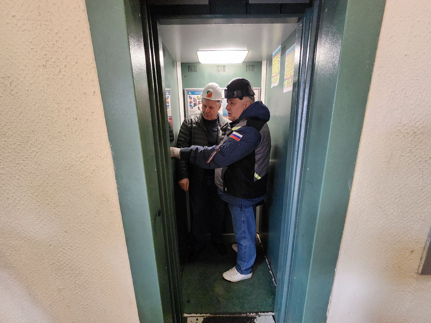 Чехов, улица Земская, жилой дом, замена грузового лифта, капитальный ремонт лифта, новое лифтовое оборудование, плавность хода и торможения, двойная система защиты, энергоэффективность, экономия электроэнергии, региональная программа Московской области,