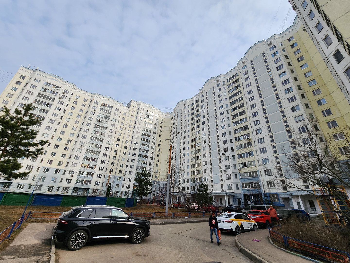 Чехов, улица Земская, жилой дом, замена грузового лифта, капитальный ремонт лифта, новое лифтовое оборудование, плавность хода и торможения, двойная система защиты, энергоэффективность, экономия электроэнергии, региональная программа Московской области,