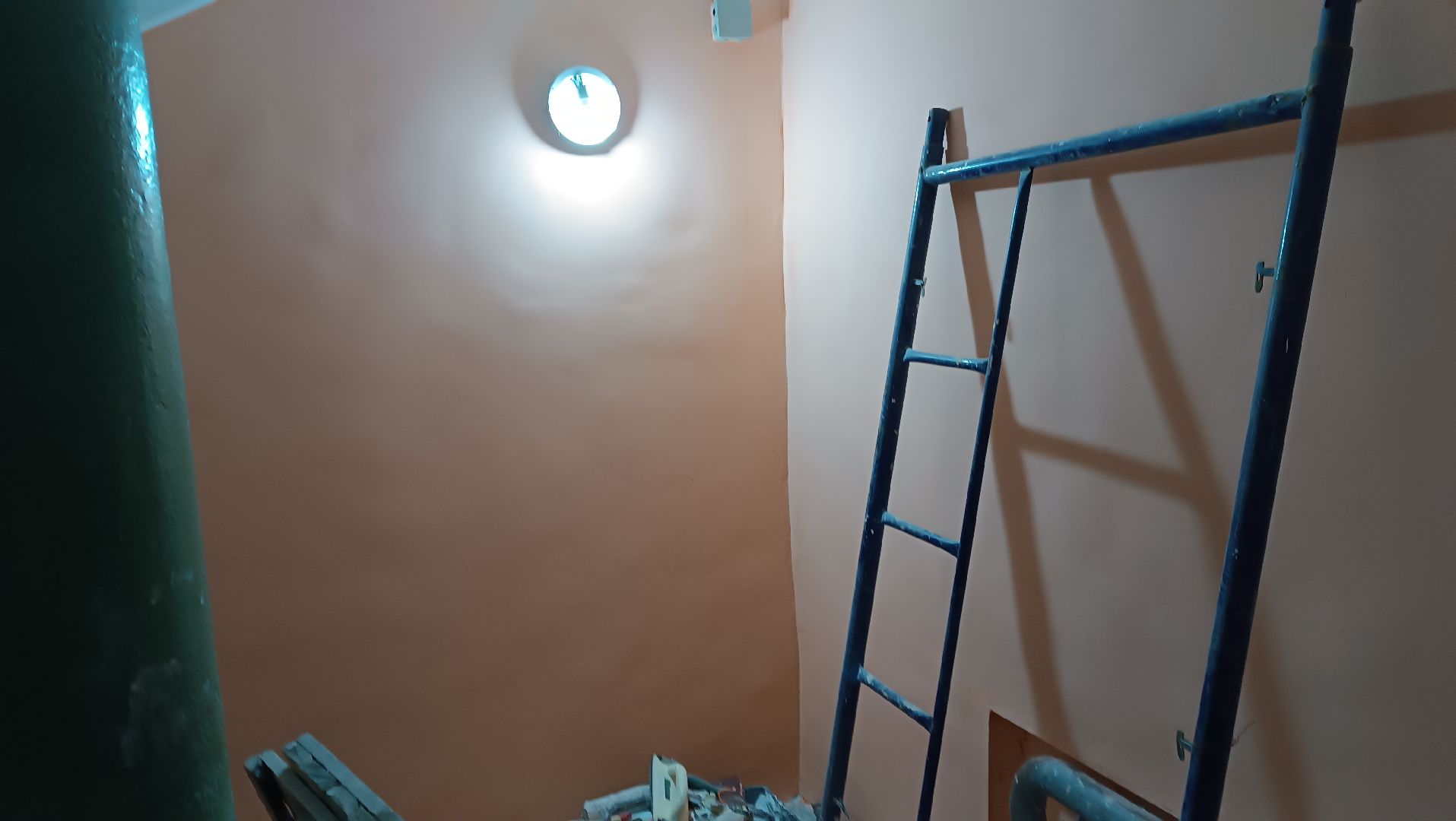 ремонт подъезда, чкаловский, покраска стен, замена окон,