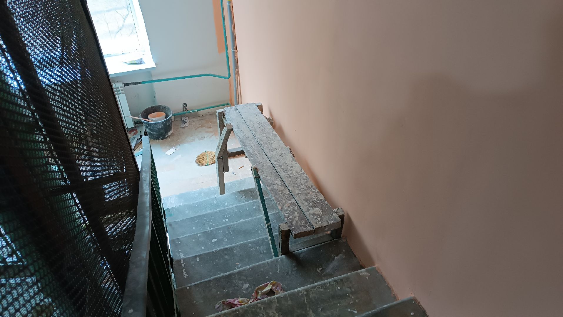 ремонт подъезда, чкаловский, покраска стен, замена окон,