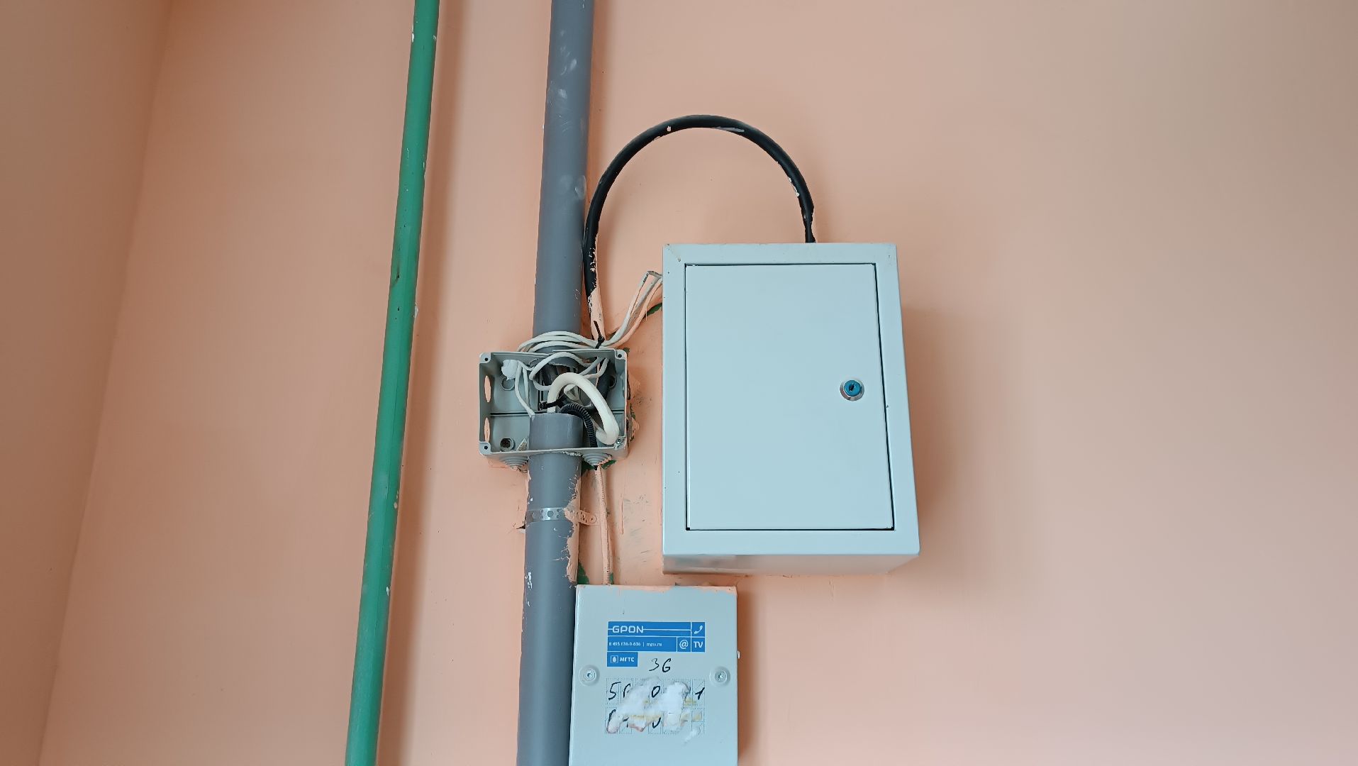 ремонт подъезда, чкаловский, покраска стен, замена окон,