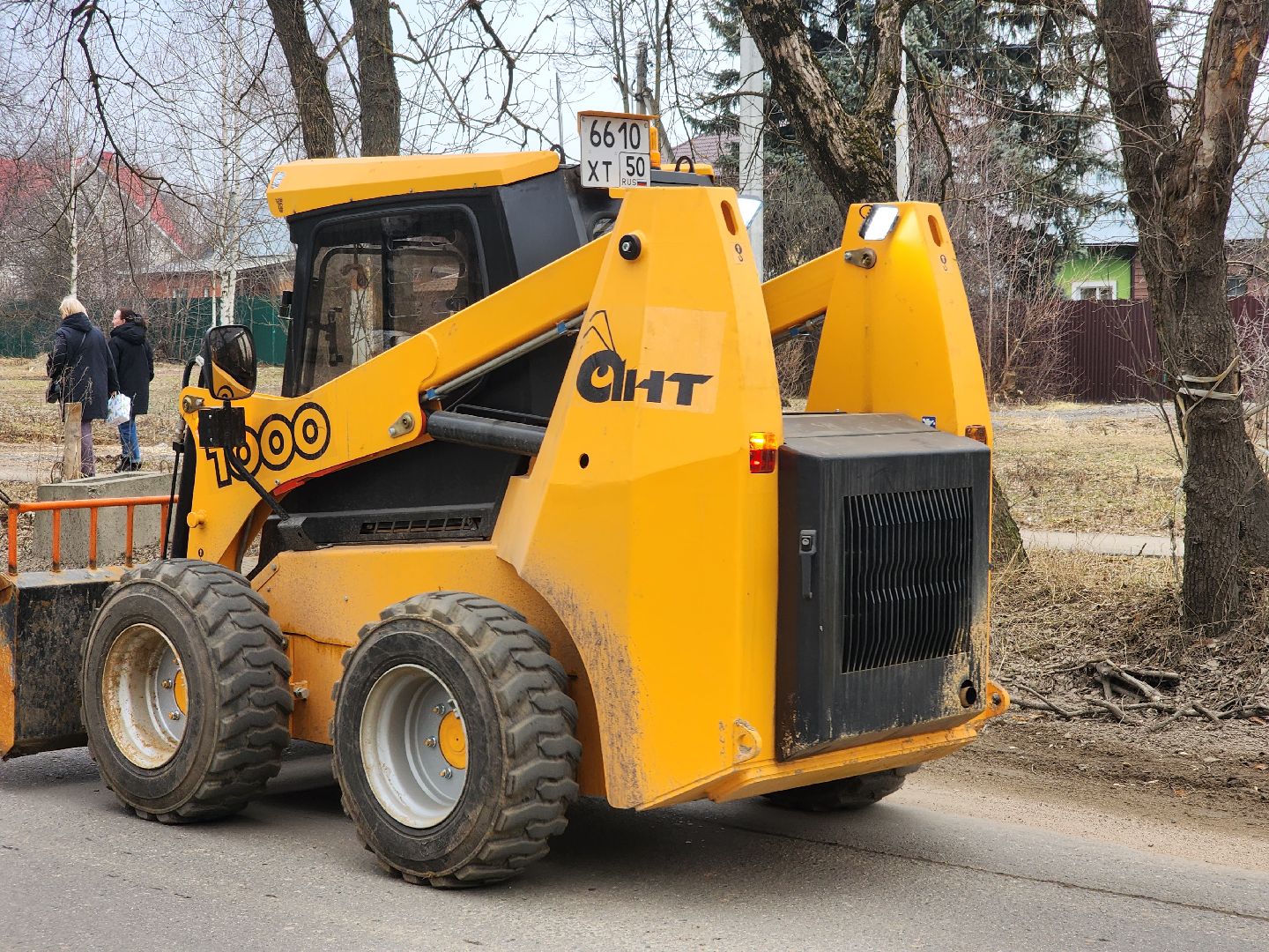 долгопрудный, мбу благоустройство, уборка дорог, смет мусора, погрузчик,
