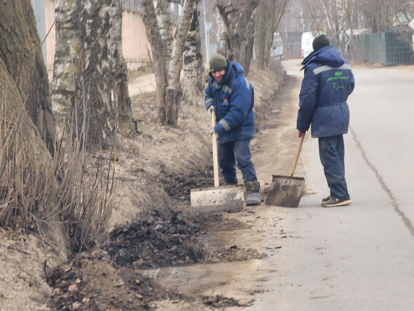 долгопрудный, мбу благоустройство, уборка дорог, смет мусора, погрузчик,