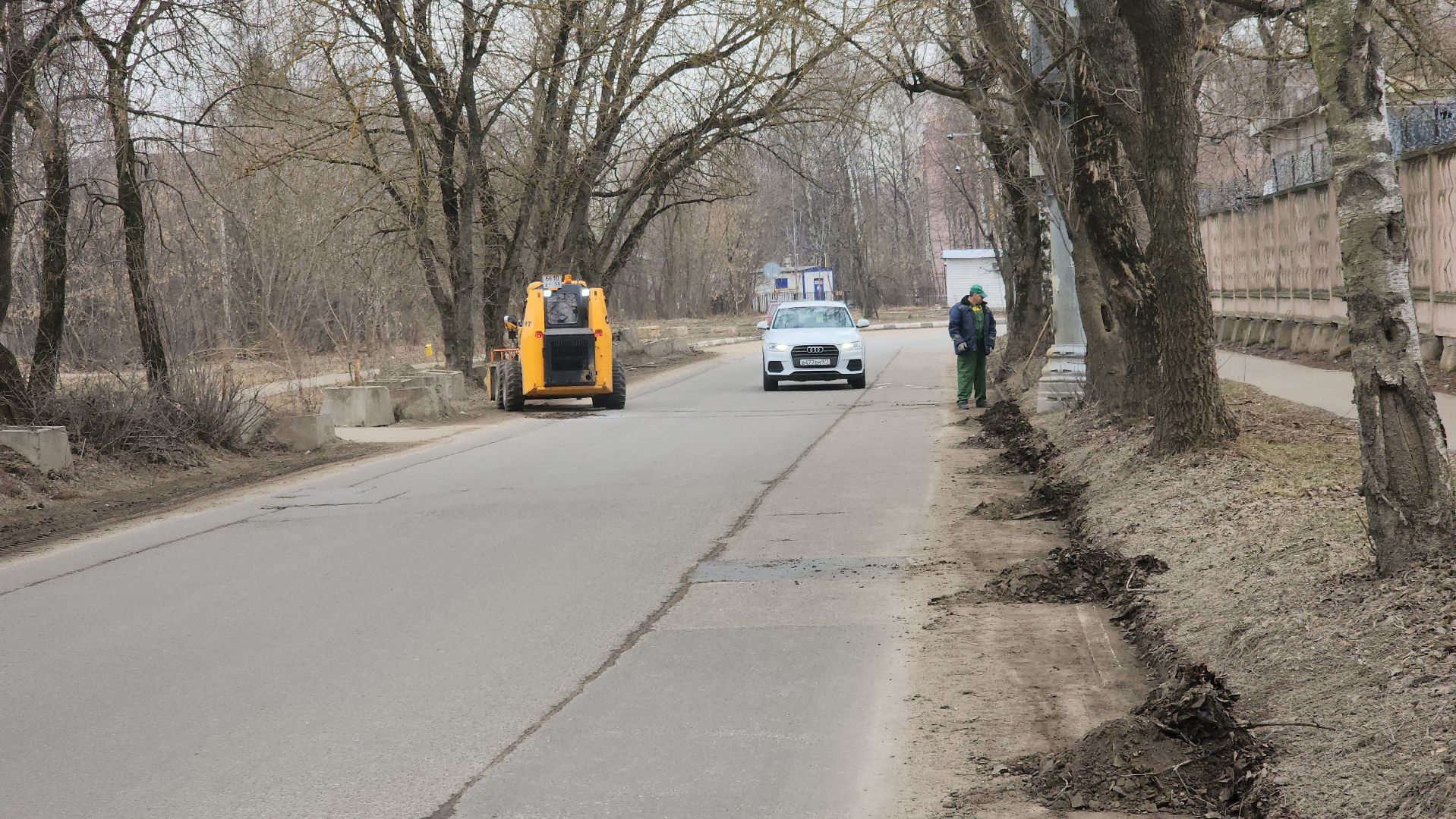 долгопрудный, мбу благоустройство, уборка дорог, смет мусора, погрузчик,