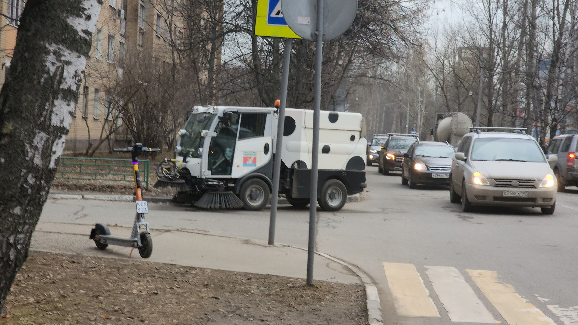 долгопрудный, мбу благоустройство, Подметально-уборочная машина,поливочная машина,