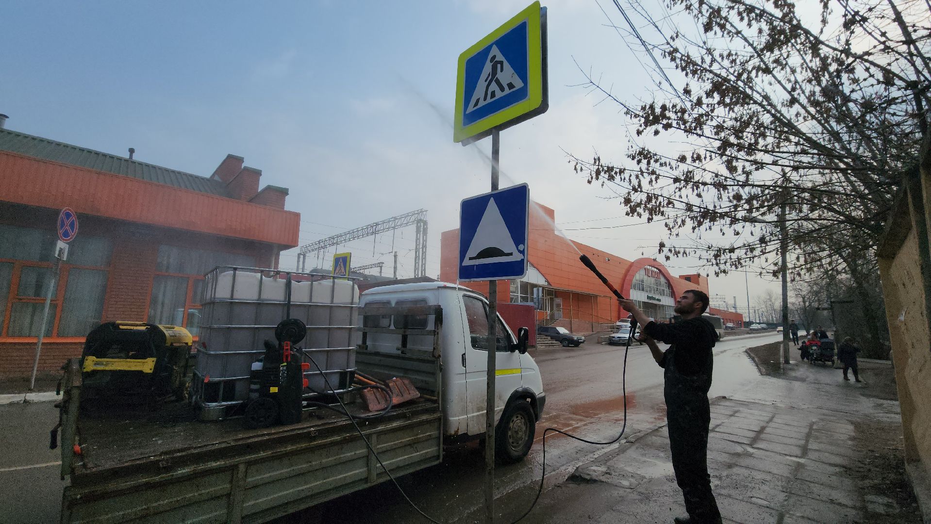 весенняя уборка, Промывка, дорожные знаки, Лобня,