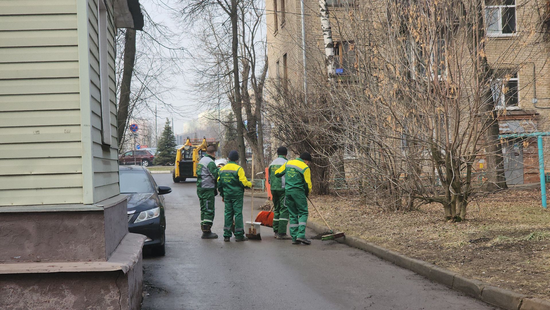 долгопрудный, мбу благоустройство, смет мусора, погрузчик,