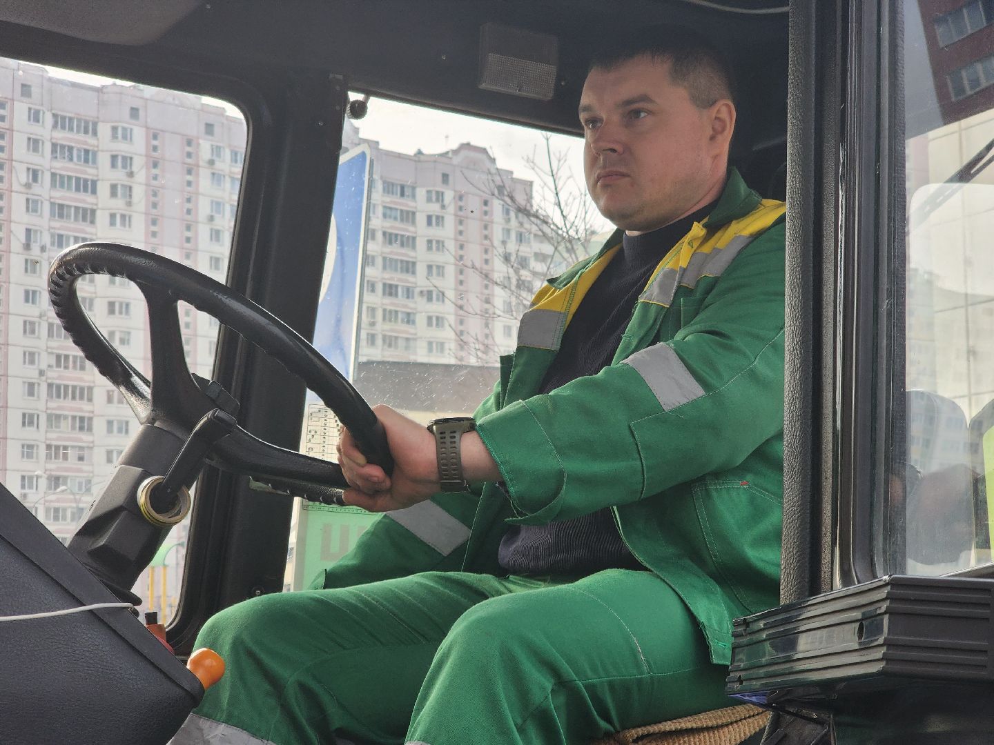 долгопрудный, мбу благоустройство, поливка улиц, тракторист, боец с сво,