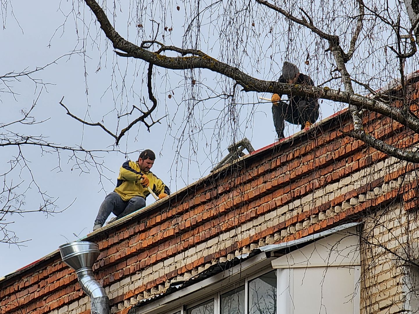 Чехов, улица Ильича 38, жилой дом, капитальный ремонт кровли, капремонт крыши, демонтажные работы, новый каркас, покрытие кровли, обновление,гидроизоляция, теплоизоляция, Фонд капремонта Московской области,