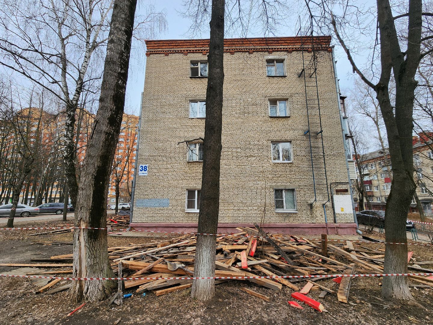 Чехов, улица Ильича 38, жилой дом, капитальный ремонт кровли, капремонт крыши, демонтажные работы, новый каркас, покрытие кровли, обновление,гидроизоляция, теплоизоляция, Фонд капремонта Московской области,