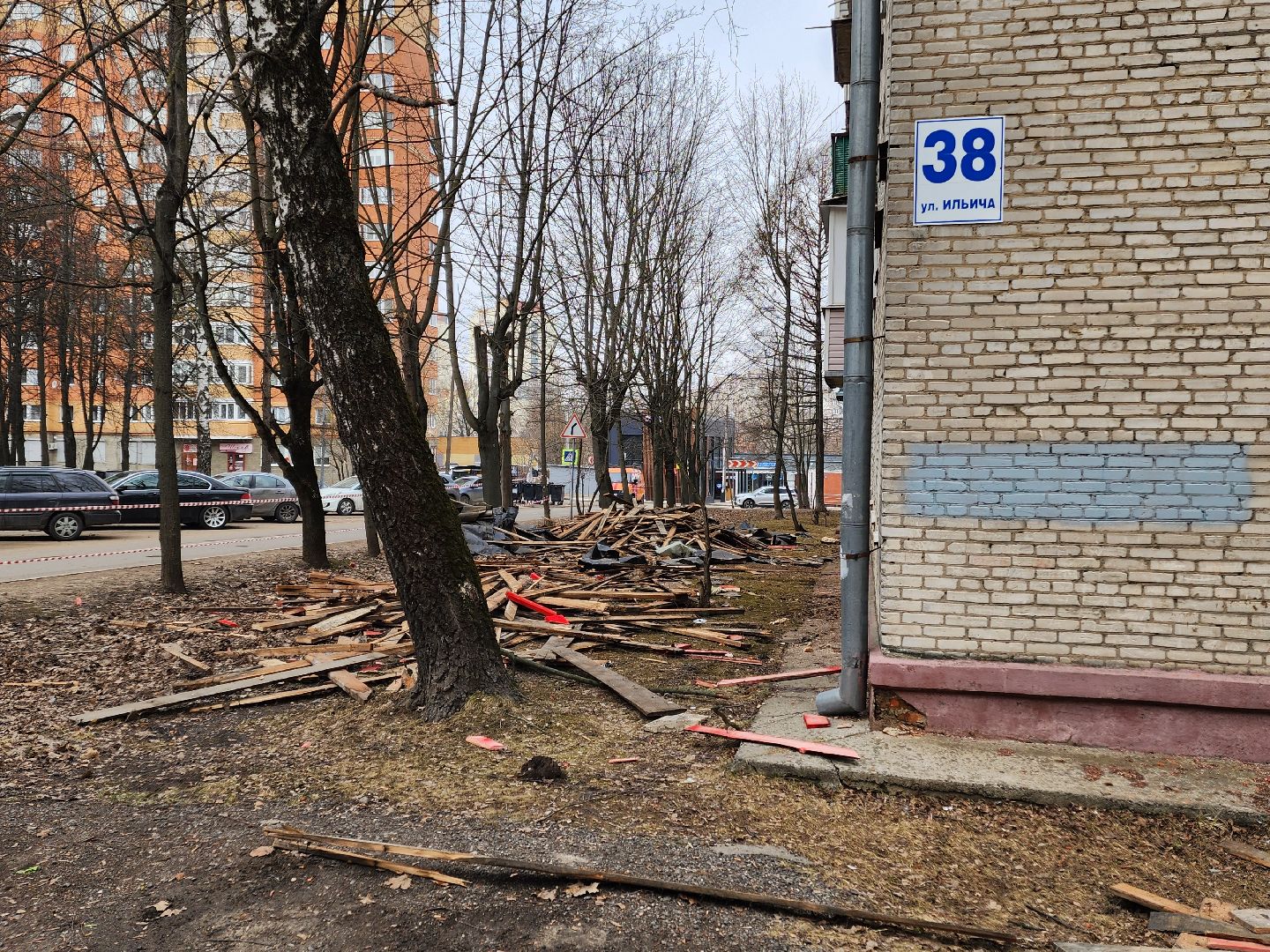 Чехов, улица Ильича 38, жилой дом, капитальный ремонт кровли, капремонт крыши, демонтажные работы, новый каркас, покрытие кровли, обновление,гидроизоляция, теплоизоляция, Фонд капремонта Московской области,