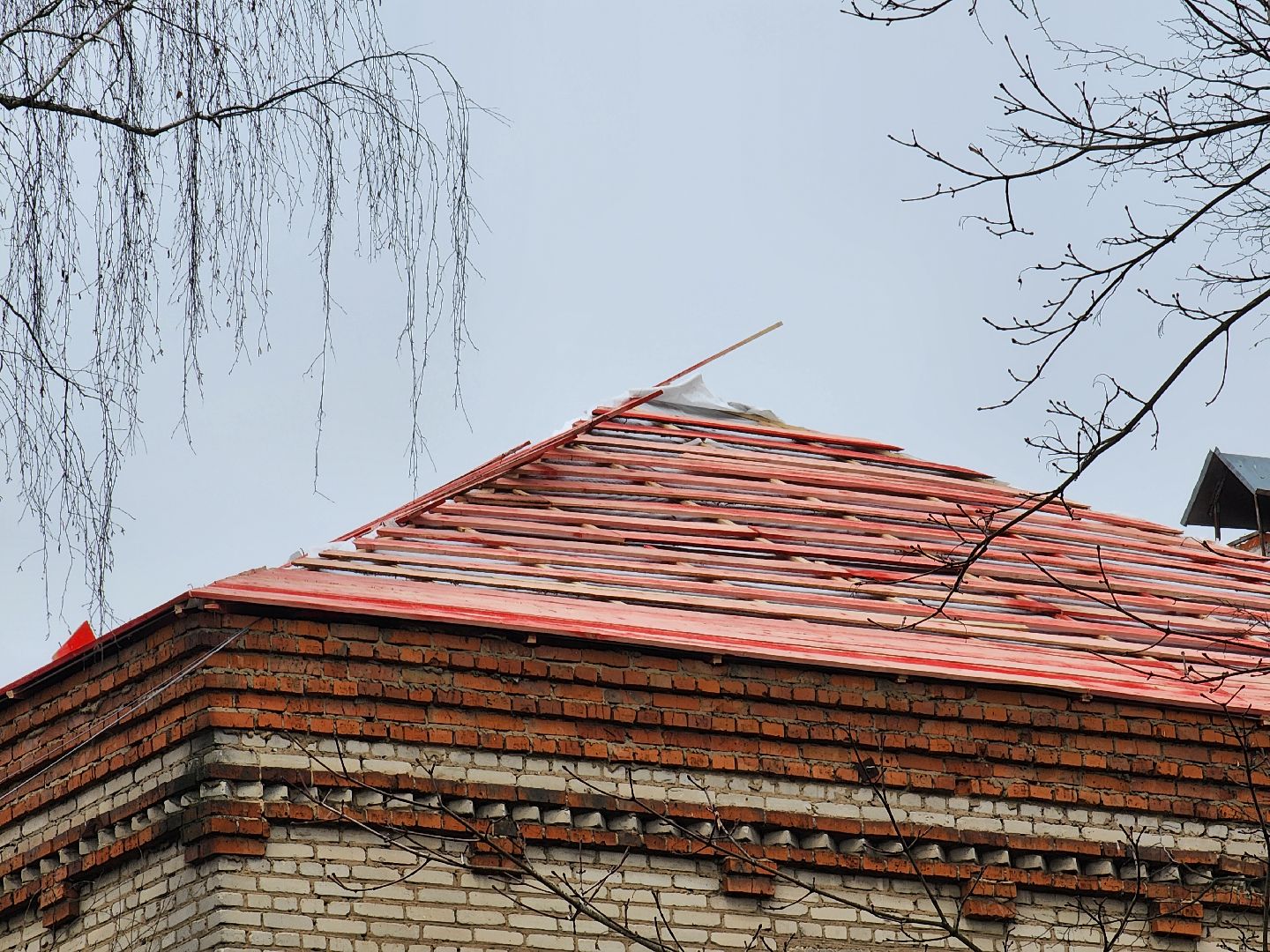 Чехов, улица Ильича 38, жилой дом, капитальный ремонт кровли, капремонт крыши, демонтажные работы, новый каркас, покрытие кровли, обновление,гидроизоляция, теплоизоляция, Фонд капремонта Московской области,