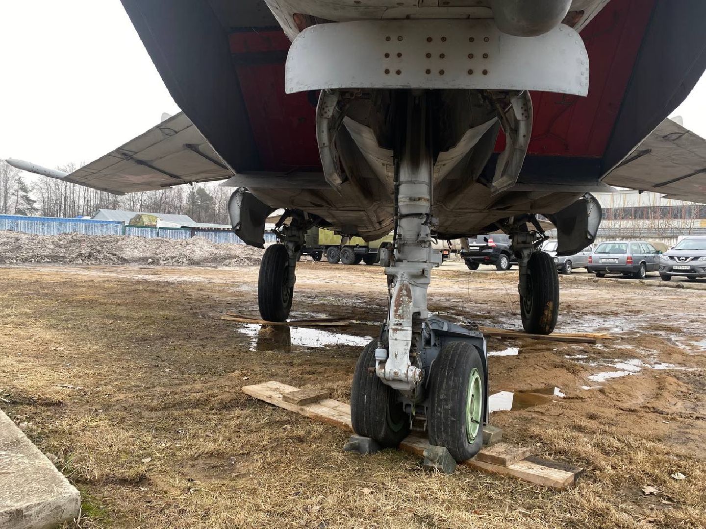 музей техники Вадима Задорожного, самолет, МИГ-25 БМ, военный самолет, новый экспонат в музее техники Задорожного,
