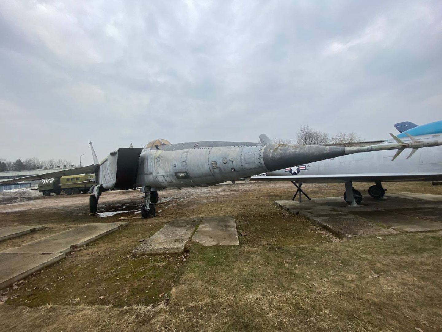 музей техники Вадима Задорожного, самолет, МИГ-25 БМ, военный самолет, новый экспонат в музее техники Задорожного,