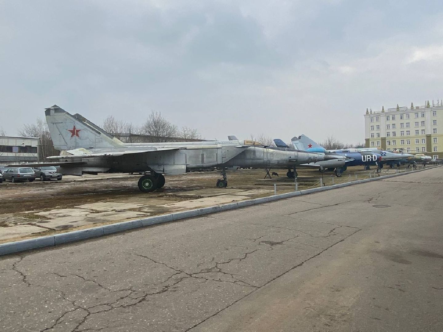 музей техники Вадима Задорожного, самолет, МИГ-25 БМ, военный самолет, новый экспонат в музее техники Задорожного,