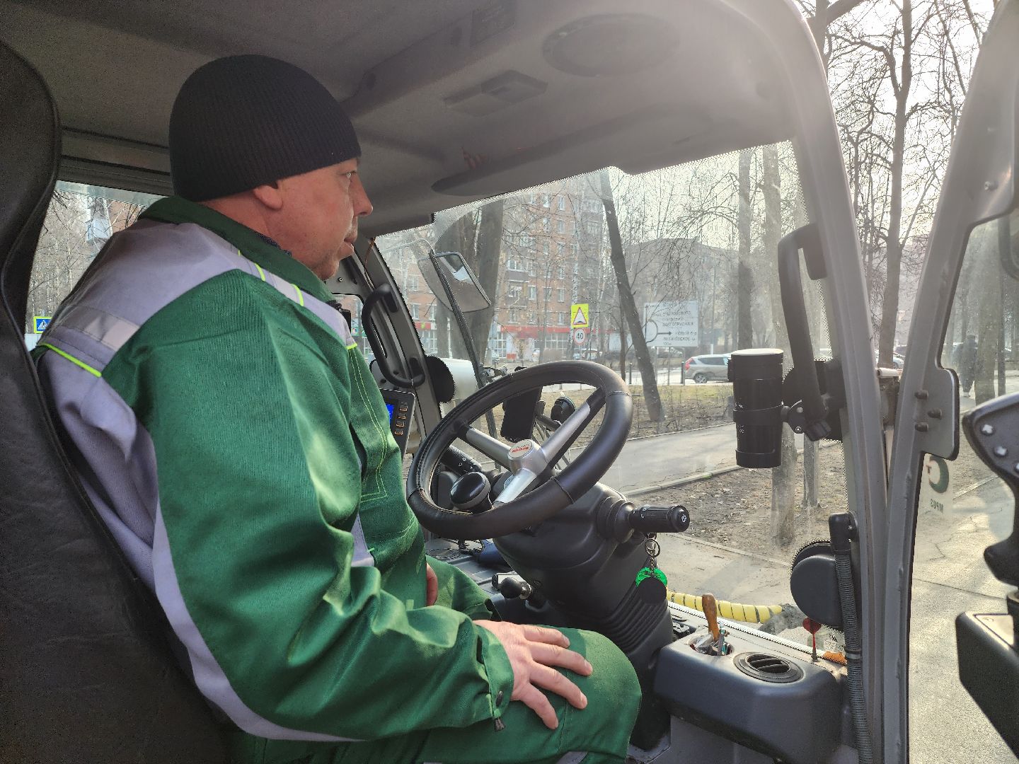 долгопрудный, мбу благоустройство, подметально-уборочная машина, влажная уборка улиц,