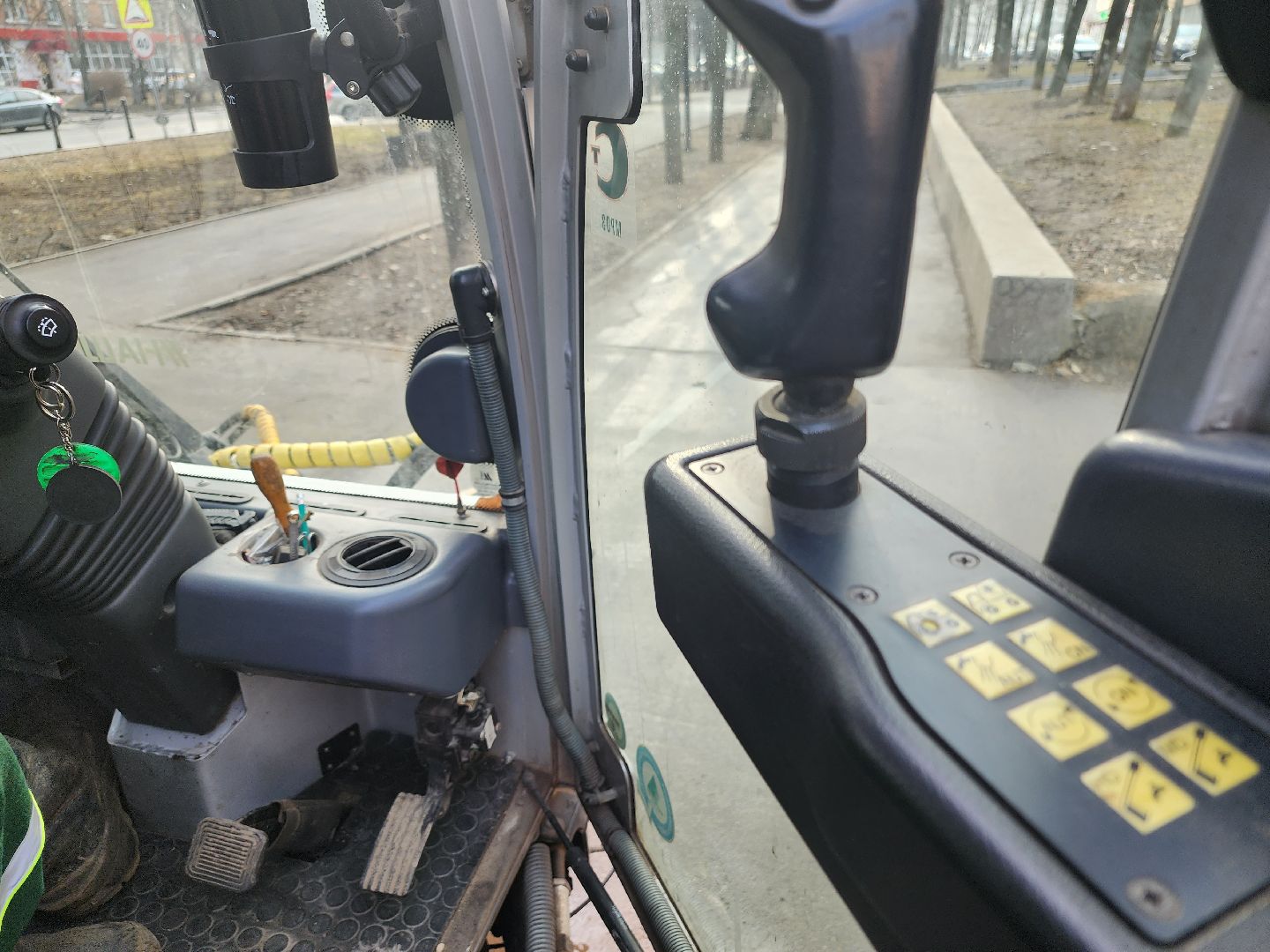 долгопрудный, мбу благоустройство, подметально-уборочная машина, влажная уборка улиц,