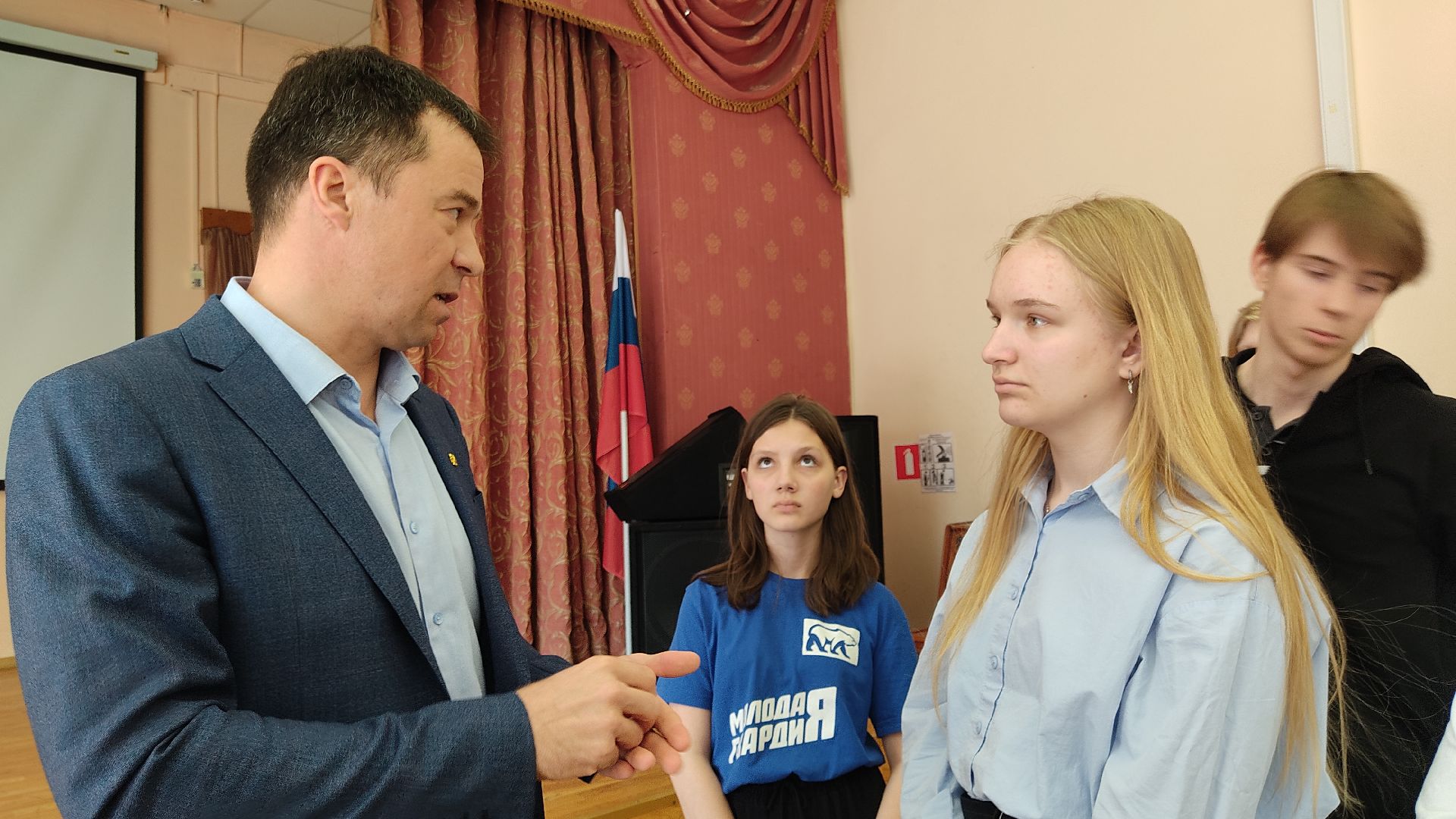 Лобня, школьники, депутат