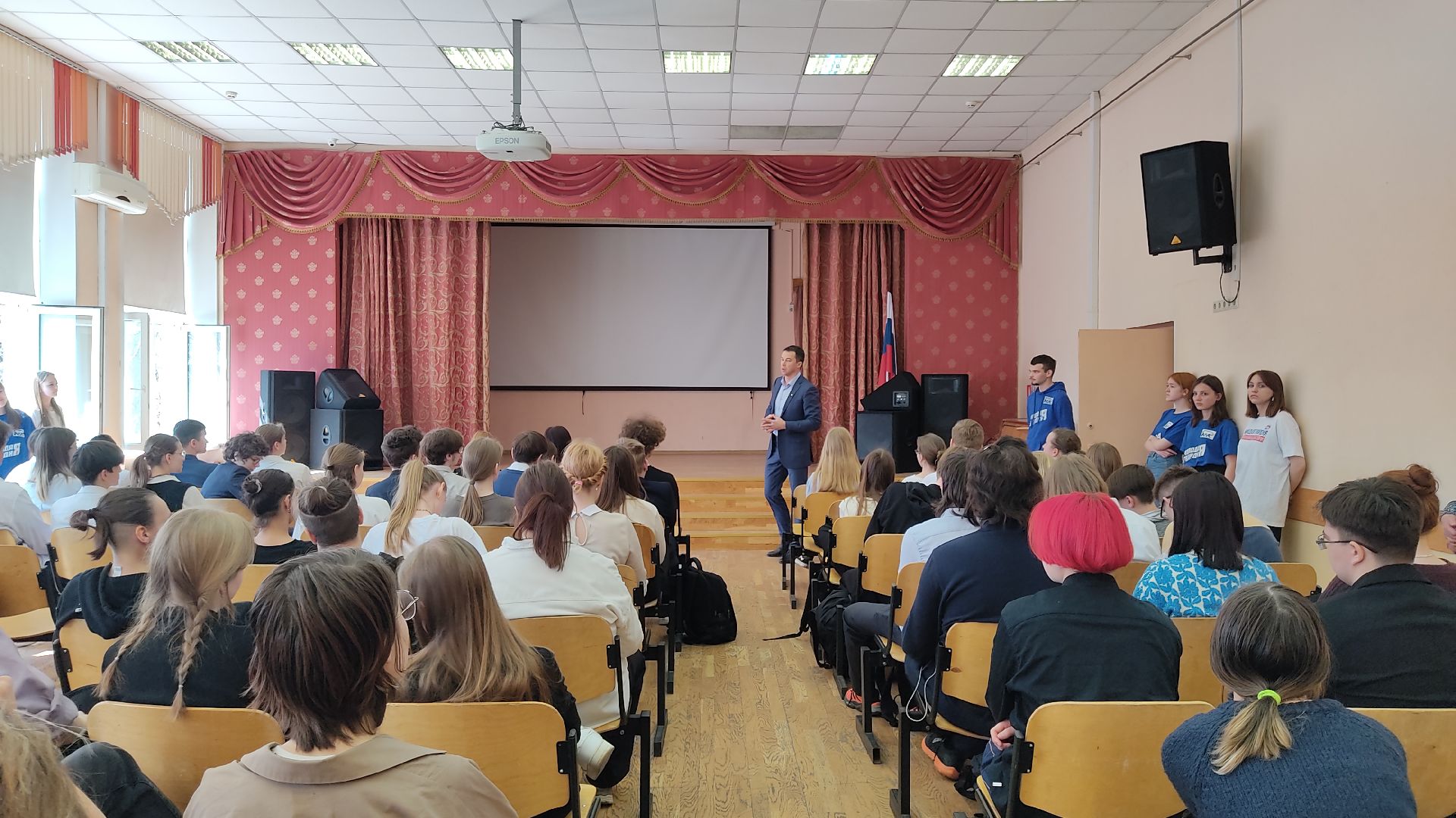 Лобня, школьники, депутат