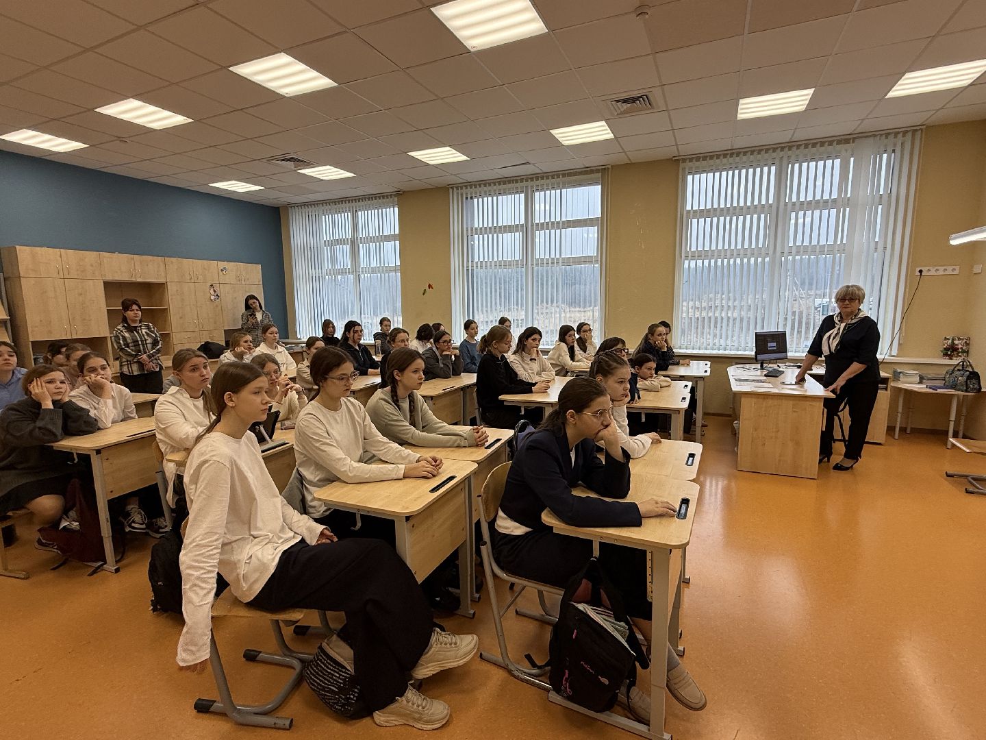 лекция для школьников, советы врачей, подростки,