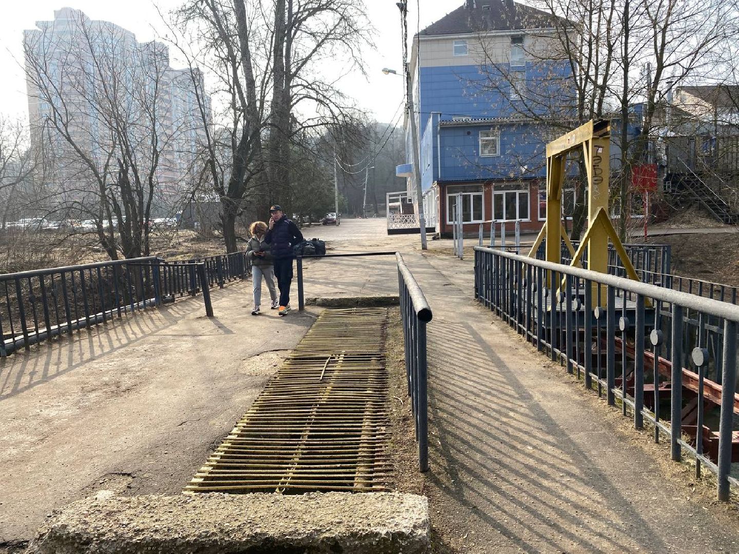 весенний паводок, плотины в Красногорске, плотина на реке Синичка, плотина на реке Банька, Гидроузлы, проверка гидроузлов,