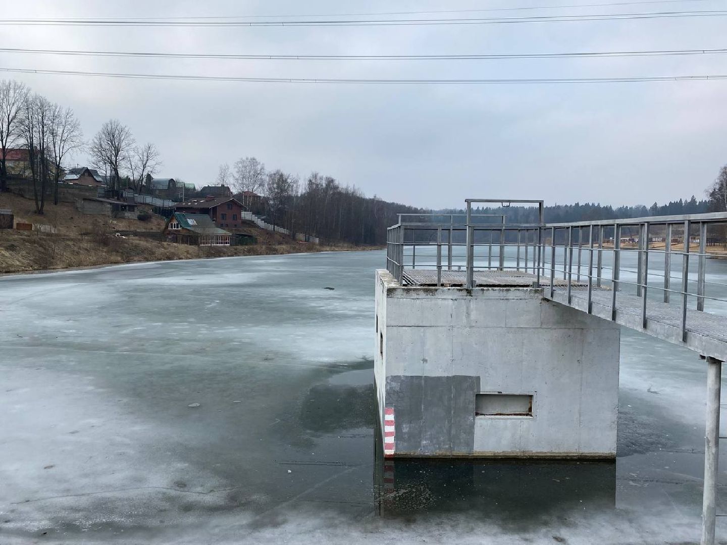 весенний паводок, плотины в Красногорске, плотина на реке Синичка, плотина на реке Банька, Гидроузлы, проверка гидроузлов,