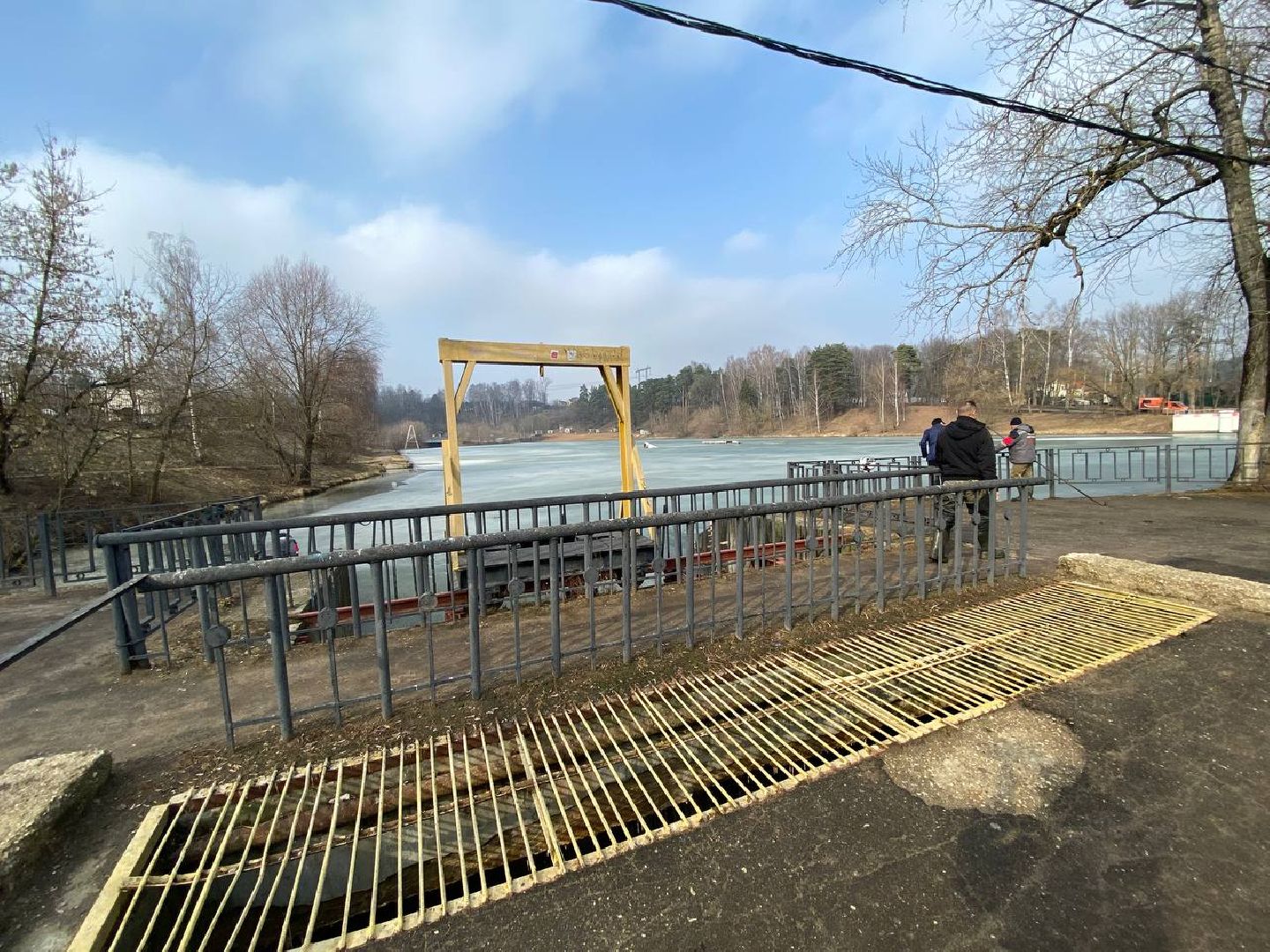 весенний паводок, плотины в Красногорске, плотина на реке Синичка, плотина на реке Банька, Гидроузлы, проверка гидроузлов,