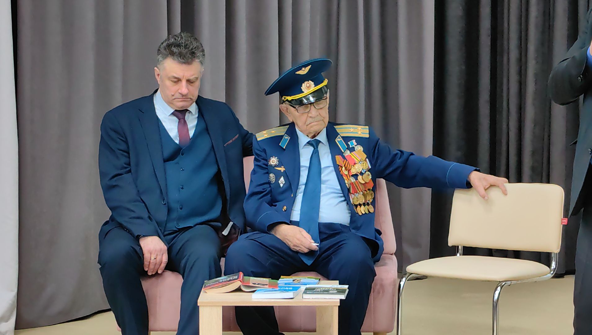 книга, великая отечественная война, ветеран, награды, движение первых, Боевое братство,