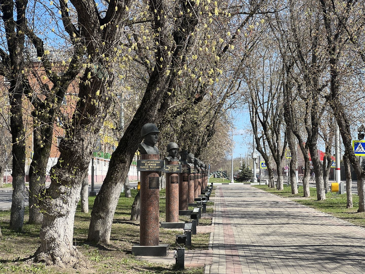 Химки, Аллея земляков-Героев, субботник, уборка