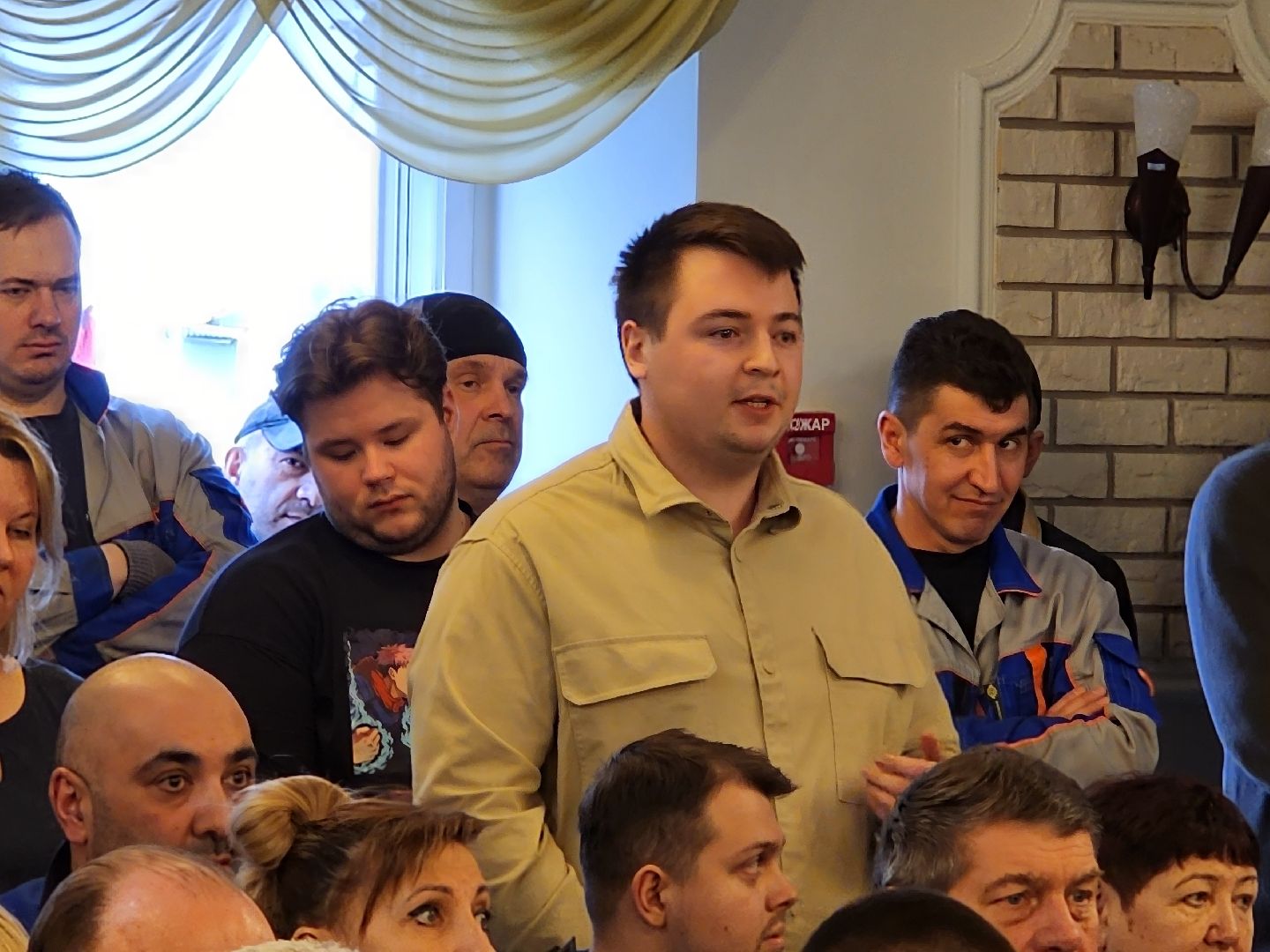 Чехов, деревня Люторецкое, завод Электрощит, депутат Госдумы РФ, Александр Коган, встреча с сотрудниками предприятия, отчет за 2024 год, результаты, достижения, Единая Россия,