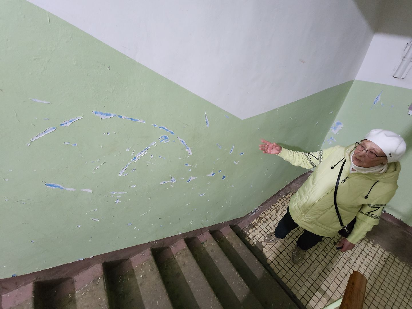 Чехов, село Новый Быт, выездная администрация, встреча с жителями, обращения граждан, улица Новая, содержание многоквартирных домов, уборка в подъездах, текущий ремонт,