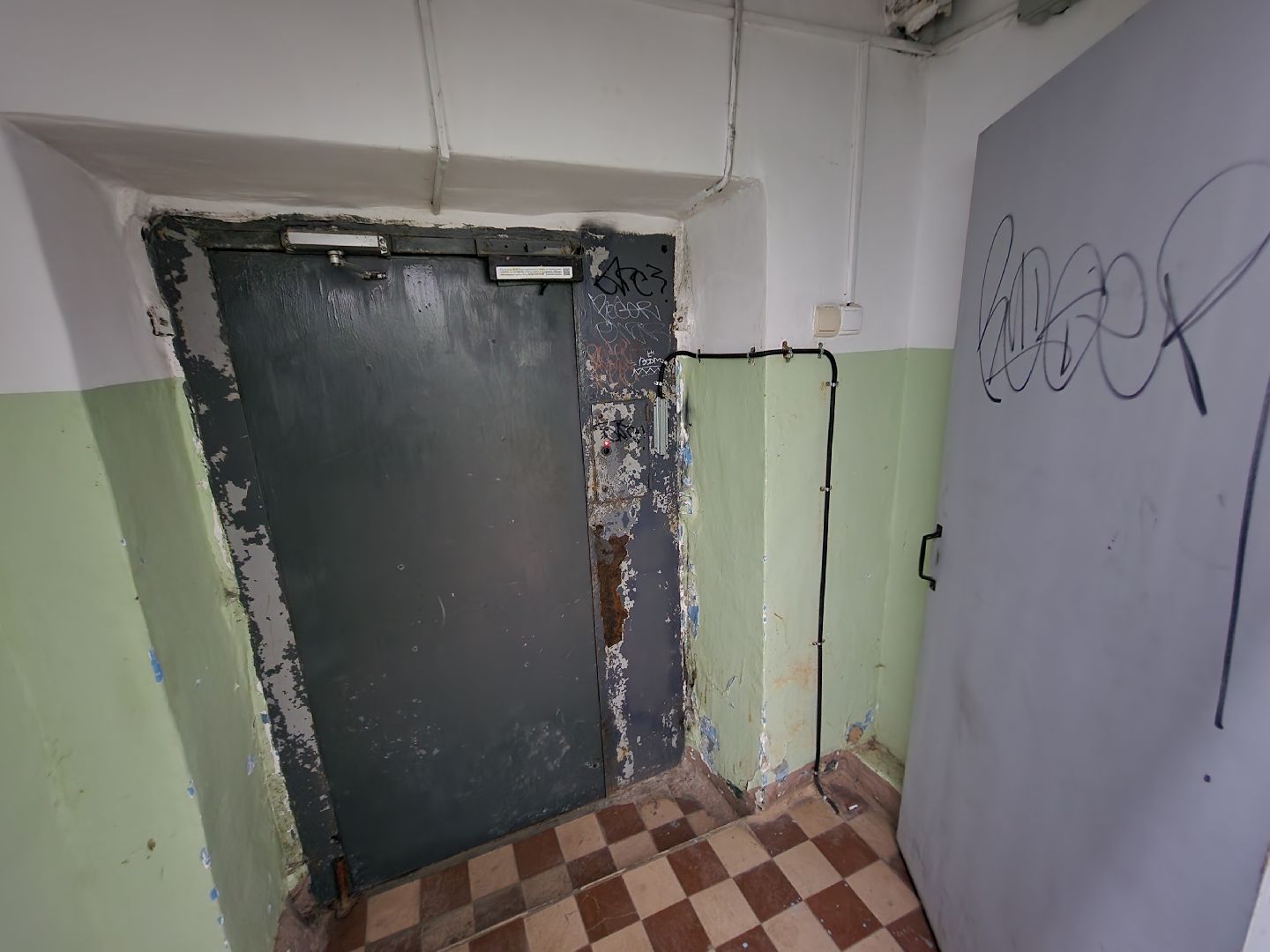 Чехов, село Новый Быт, выездная администрация, встреча с жителями, обращения граждан, улица Новая, содержание многоквартирных домов, уборка в подъездах, текущий ремонт,