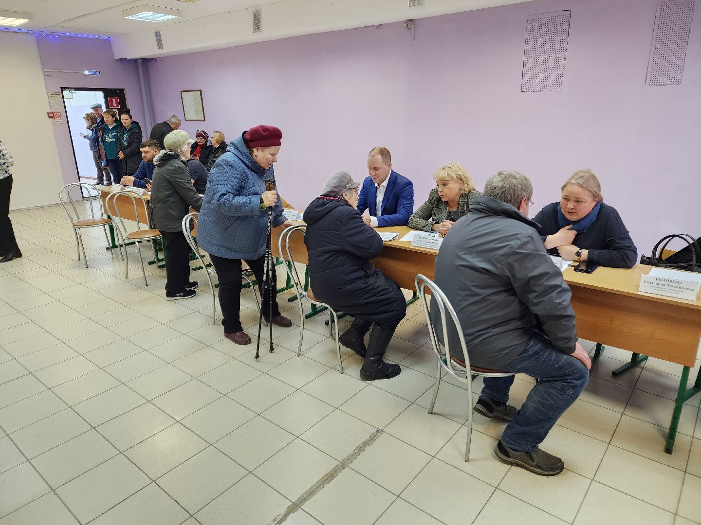 Чехов, село Новый Быт, выездная администрация, встреча с жителями, обращения граждан, улица Новая, содержание многоквартирных домов, уборка в подъездах, текущий ремонт,