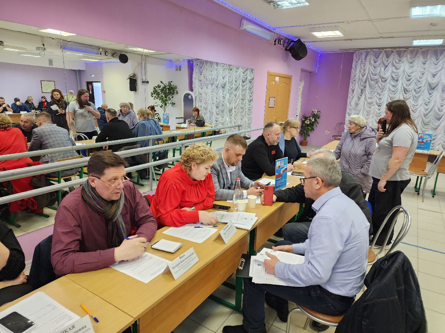 Чехов, село Новый Быт, выездная администрация, встреча с жителями, обращения граждан, улица Новая, содержание многоквартирных домов, уборка в подъездах, текущий ремонт,