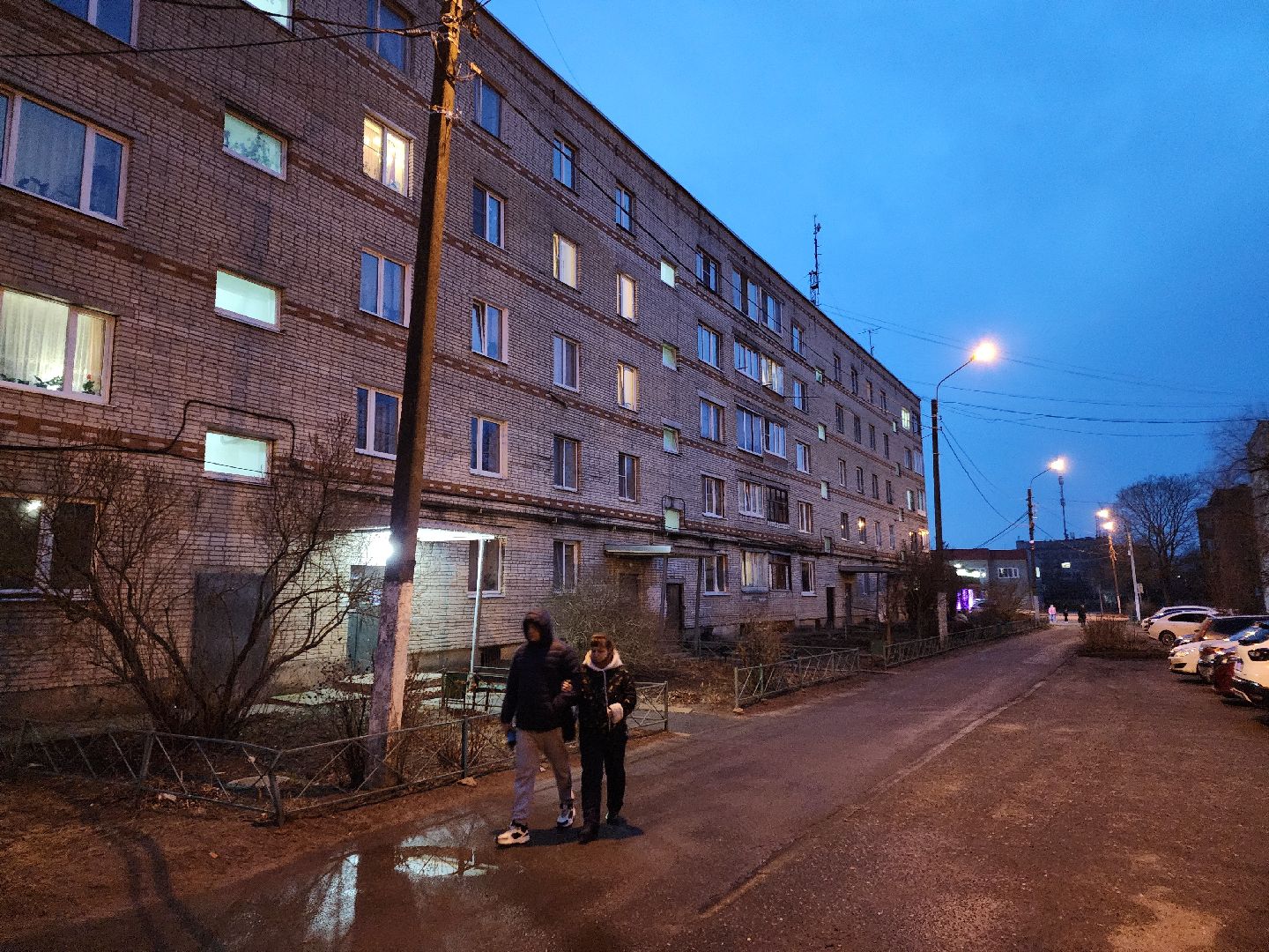 Чехов, село Новый Быт, выездная администрация, встреча с жителями, обращения граждан, улица Новая, содержание многоквартирных домов, уборка в подъездах, текущий ремонт,