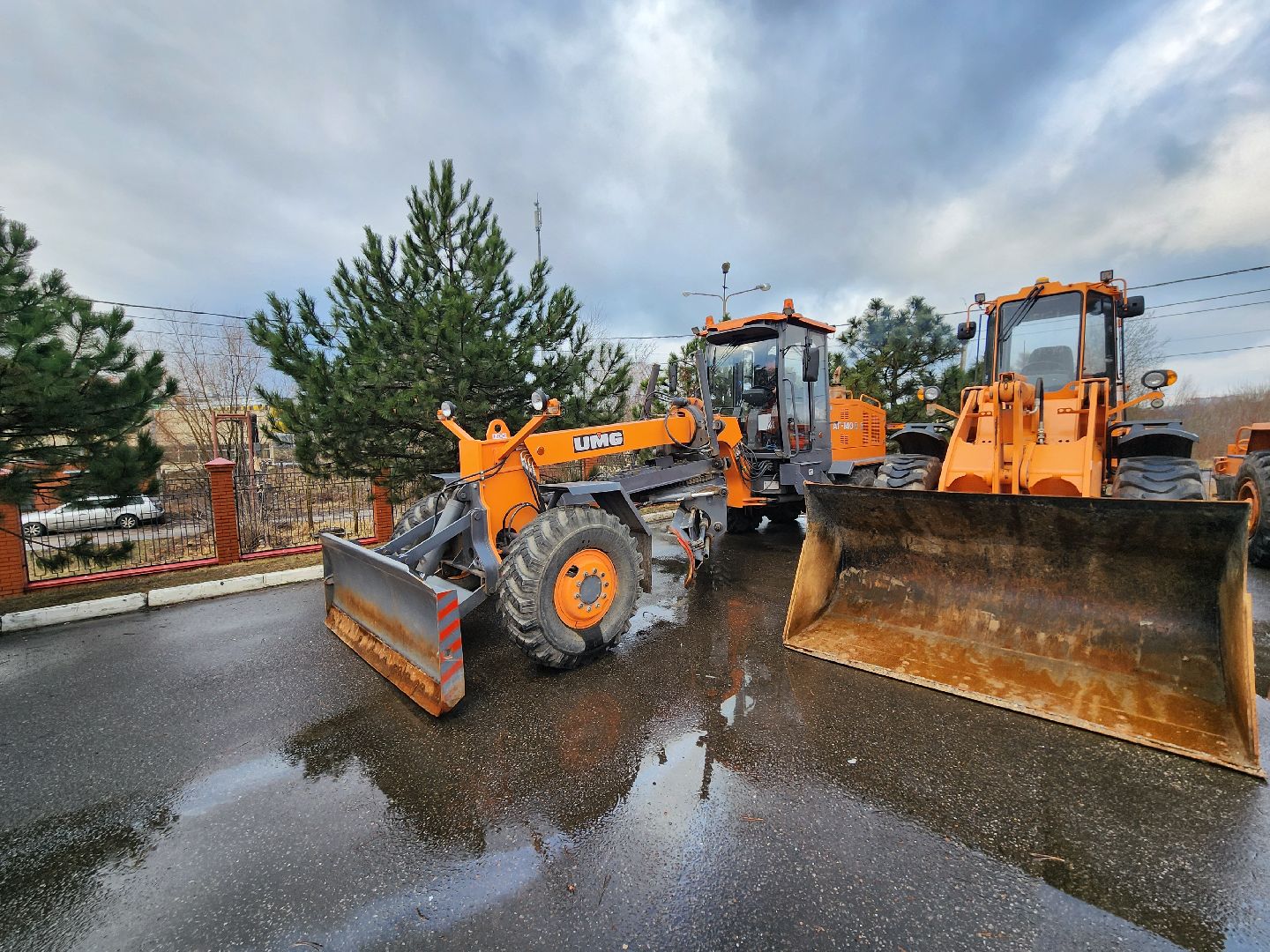 Чехов, уборочная техника, инвентарь, средства малой механизации, дворники, смотр, проверка, подготовка к весенне-летнему сезону, мбу чеховское благоустройство, глава округа михаил собакин,