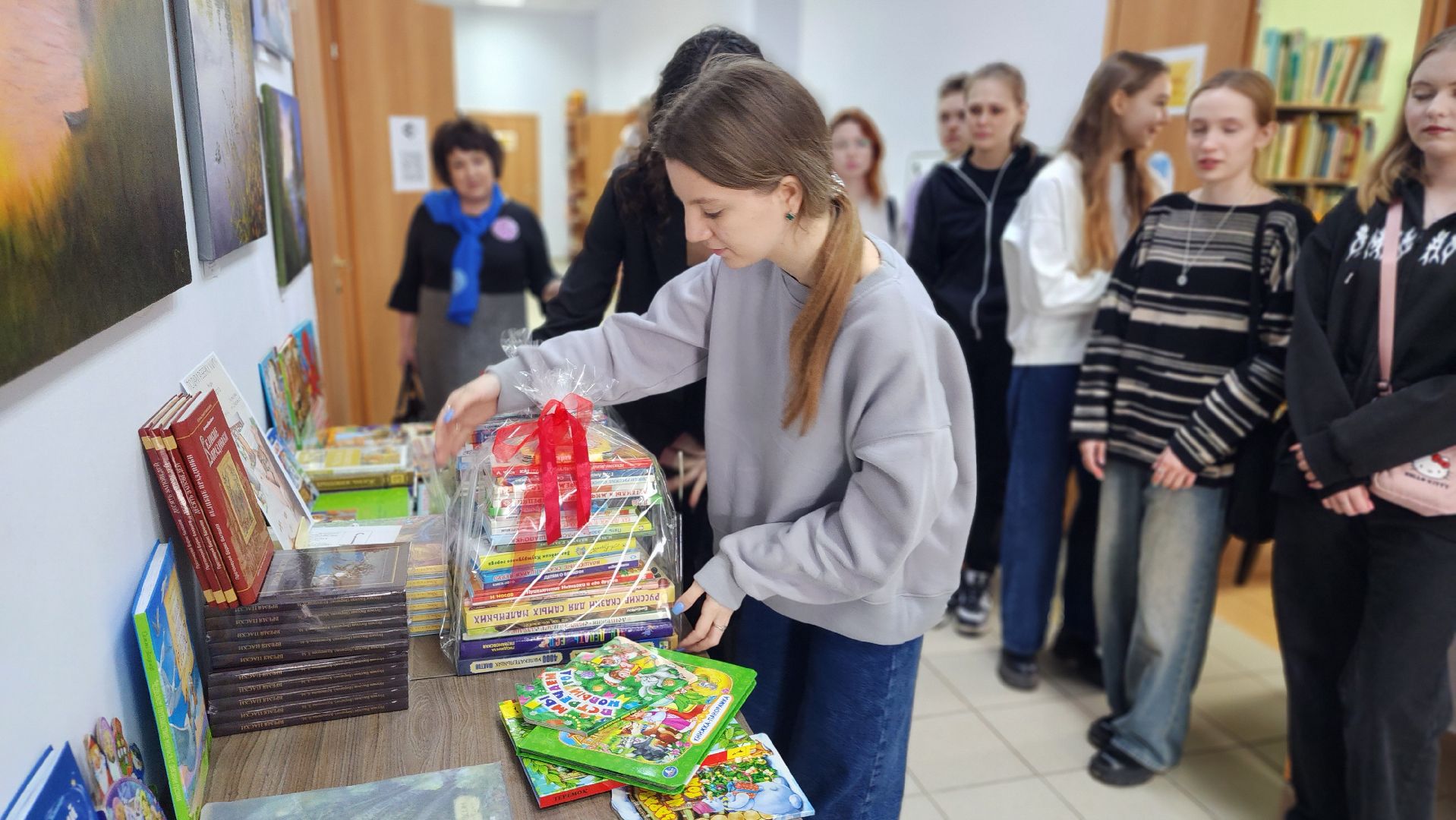 волоколамск, акция, благотворительность, книги детям донбасса,