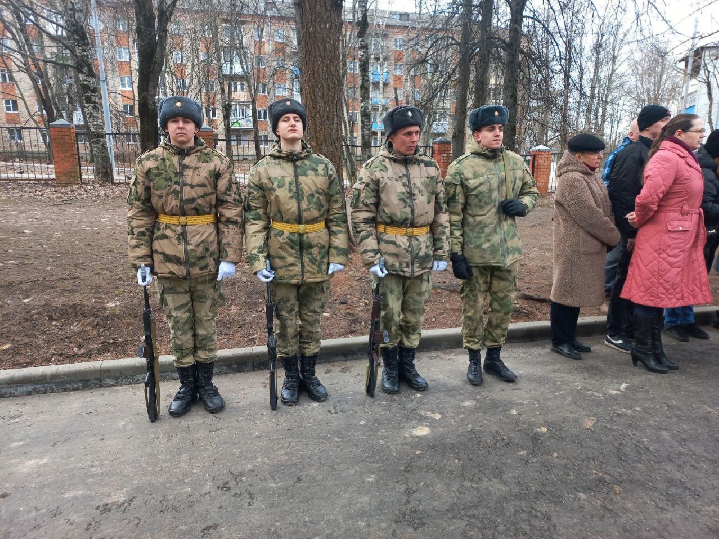 сергиев посад, гимназия 5, школа 29, герой сво, мемориальная доска, боевое братство,