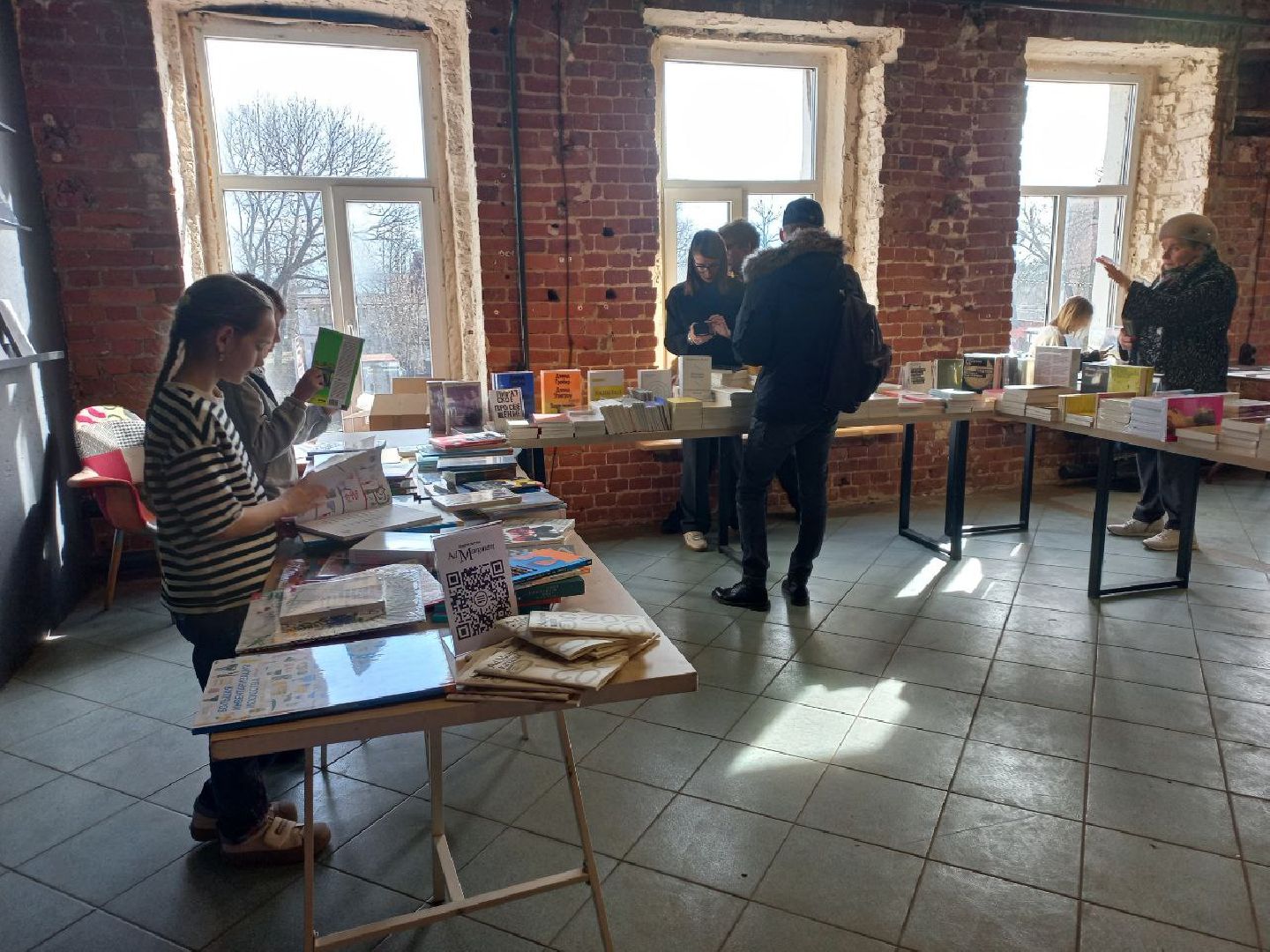 сергиев посад, трикотажка, книги, издательство ad marginem, книжный маркет, михаил семенов,