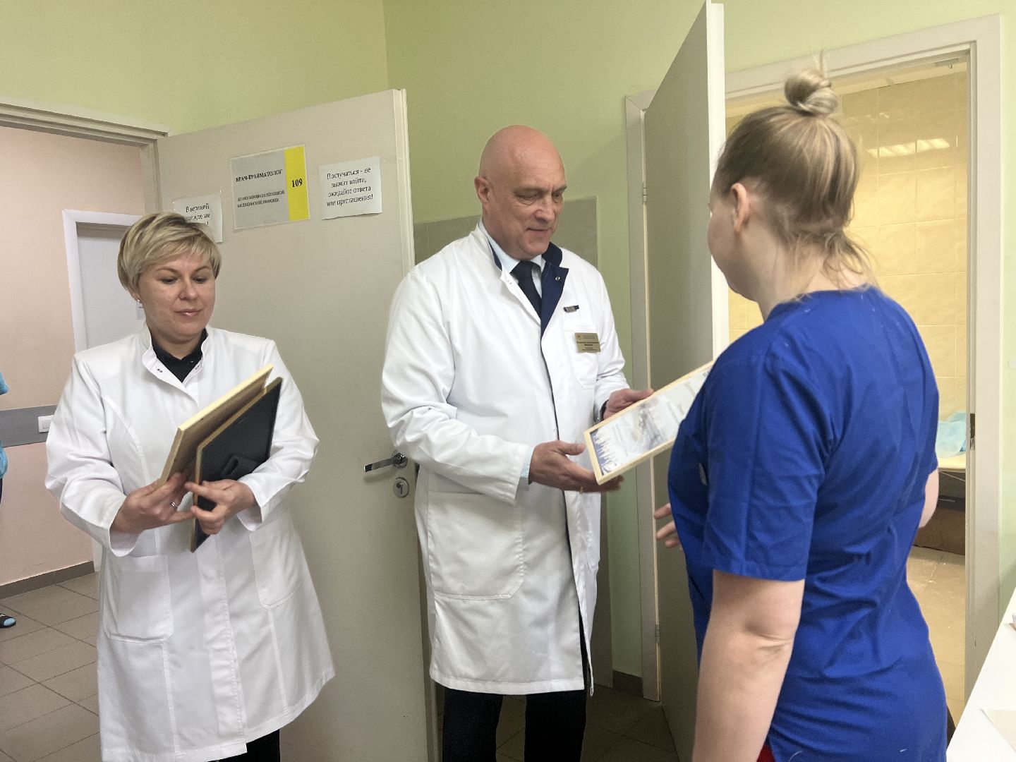 Химки, Химкинская областная больница, медицина, волонтеры, первая помощь, травмпункт