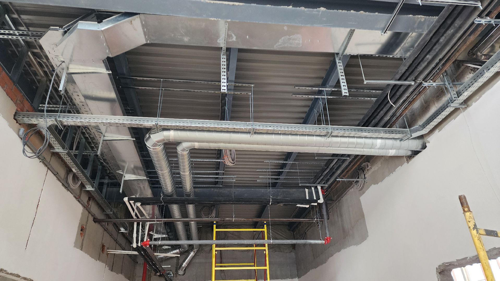 Строительство физкультурно-оздоровительного комплекса, Внутрення отделка ФОК, Утепление фасада эллинга,