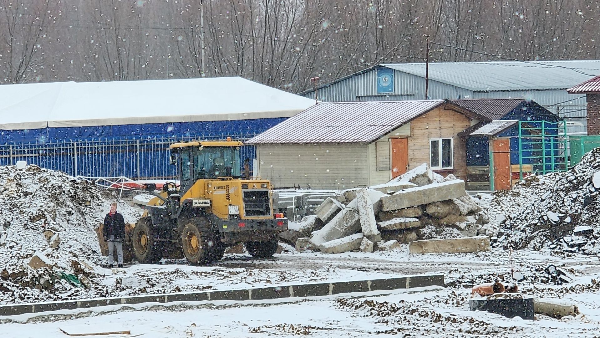 Строительство физкультурно-оздоровительного комплекса, Внутрення отделка ФОК, Утепление фасада эллинга,